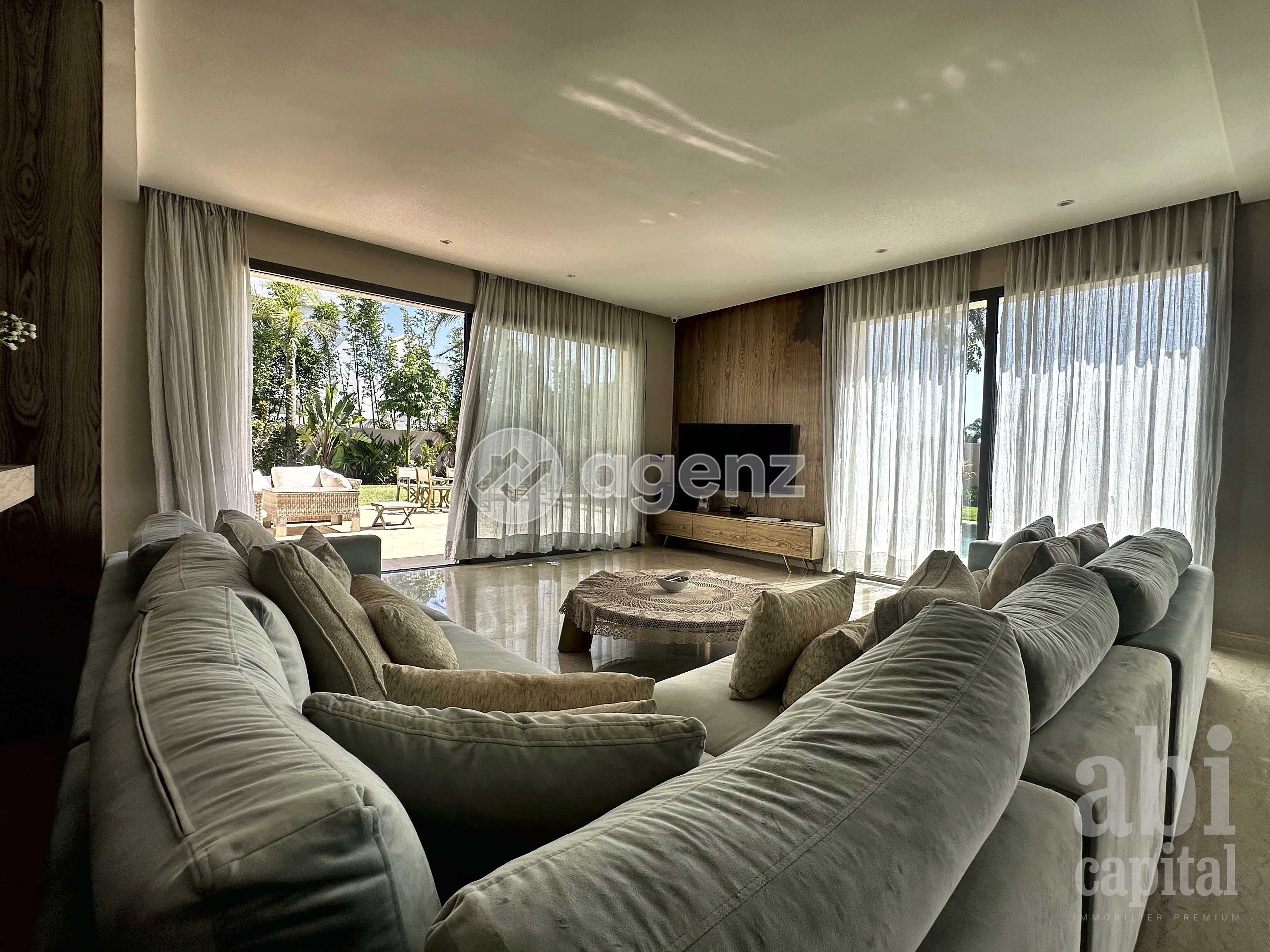 Prestigieux villa de 4 chambres à louer à Souissi