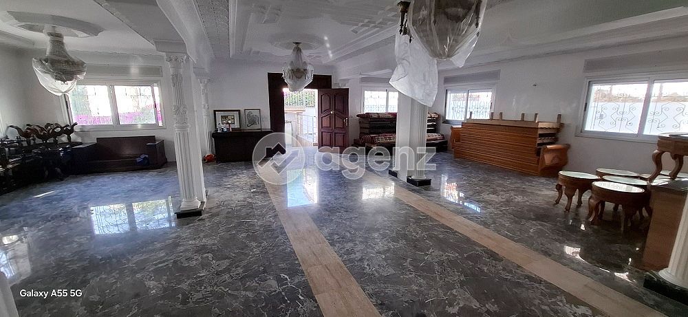 Exceptionnel Villa de 5 chambres à vendre à Charf