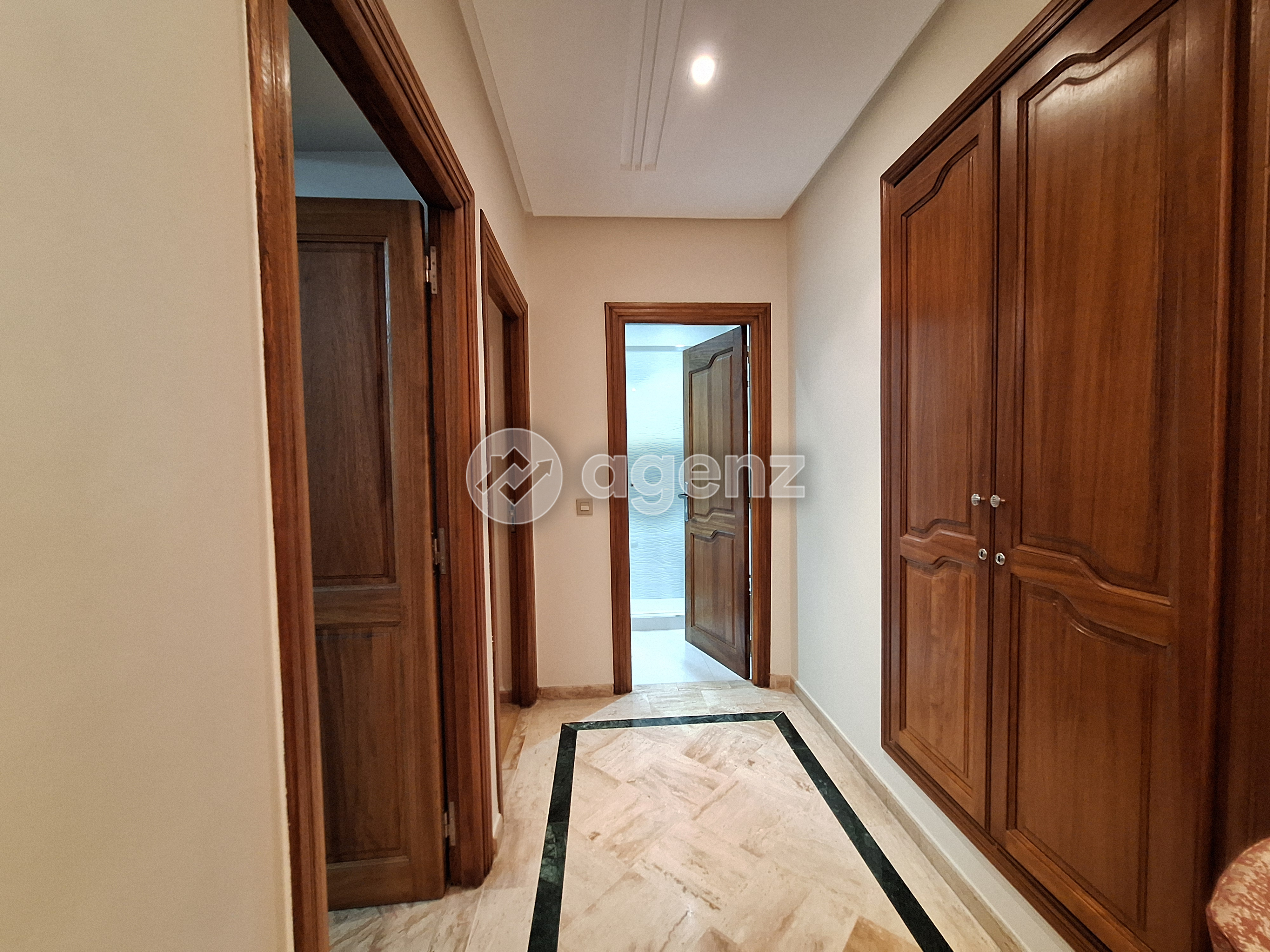 Appartement spacieux – 2 Mars, résidence fermée — 4