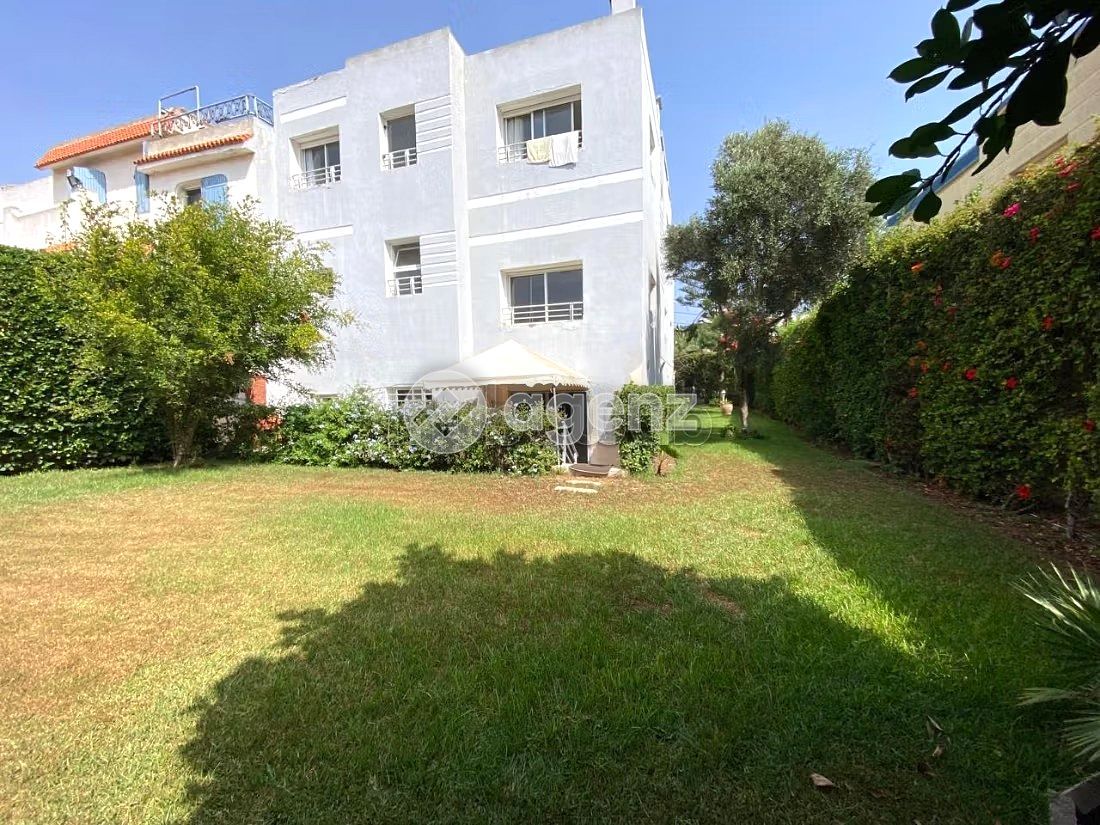 Villa de luxe 456m² 
Dar Bouazza 
Bon Emplacement