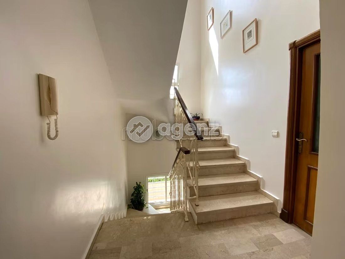 Villa de luxe 456m² 
Dar Bouazza 
Bon Emplacement — 4