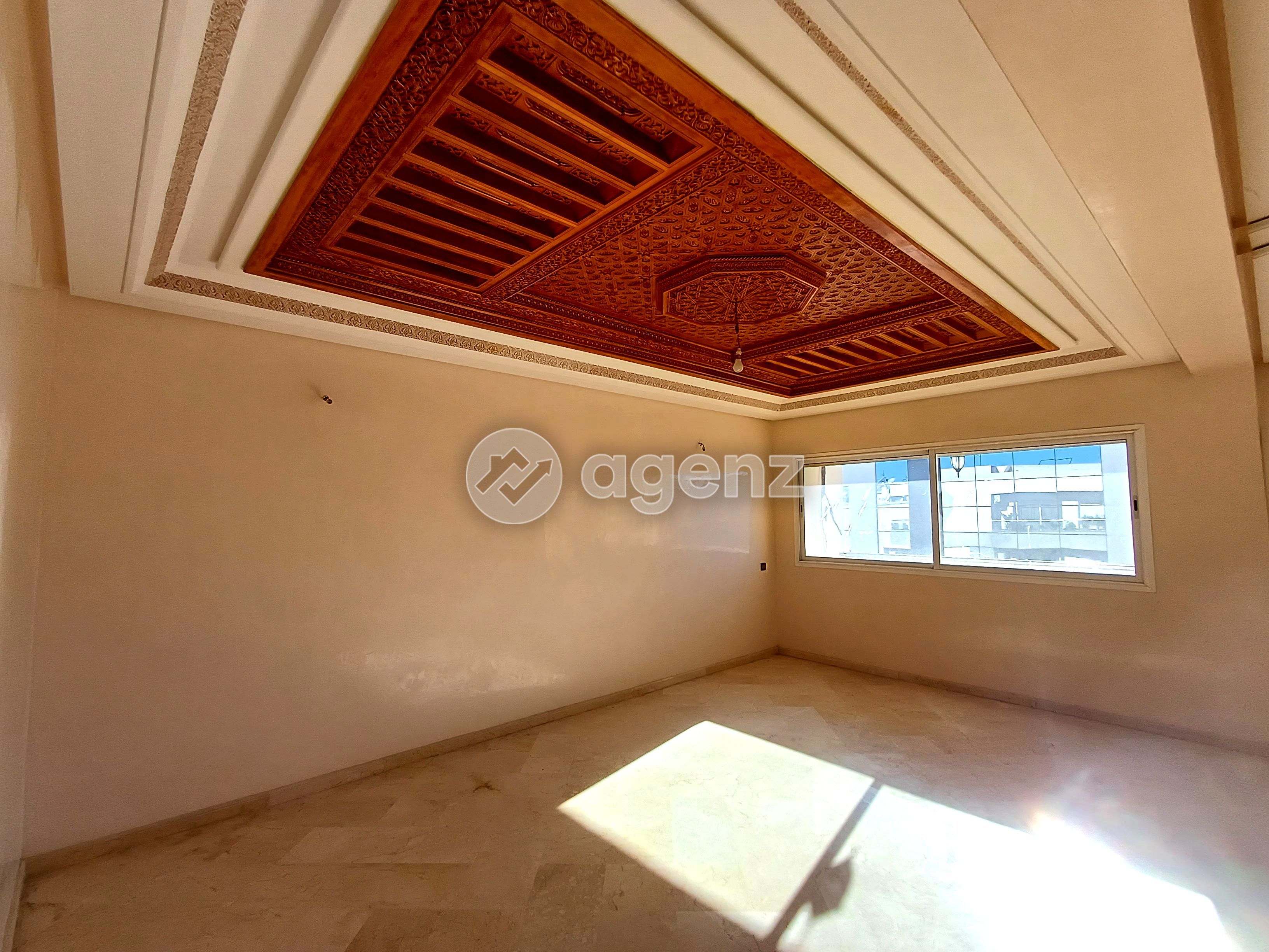 Authentique Appartement de 4 chambres à vendre à Nouvelle Ville — 4