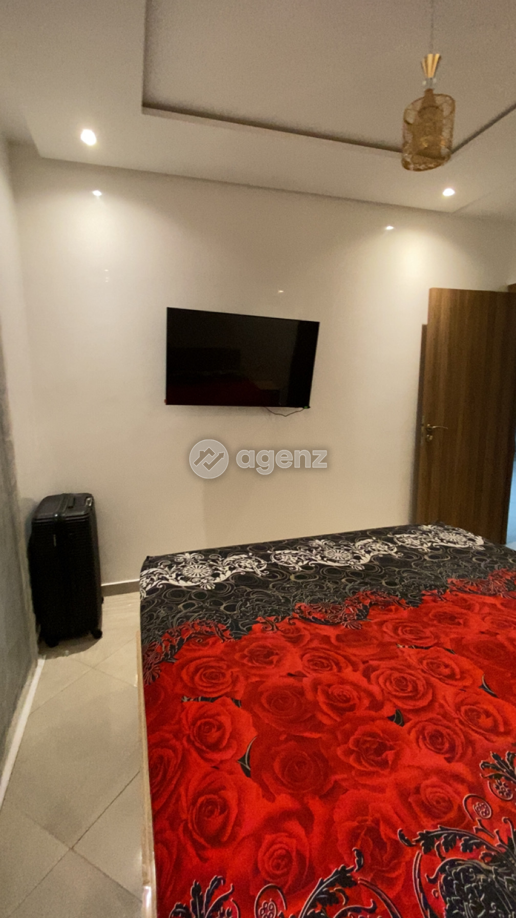 Authentique Appartement de 1 chambre à vendre — 4