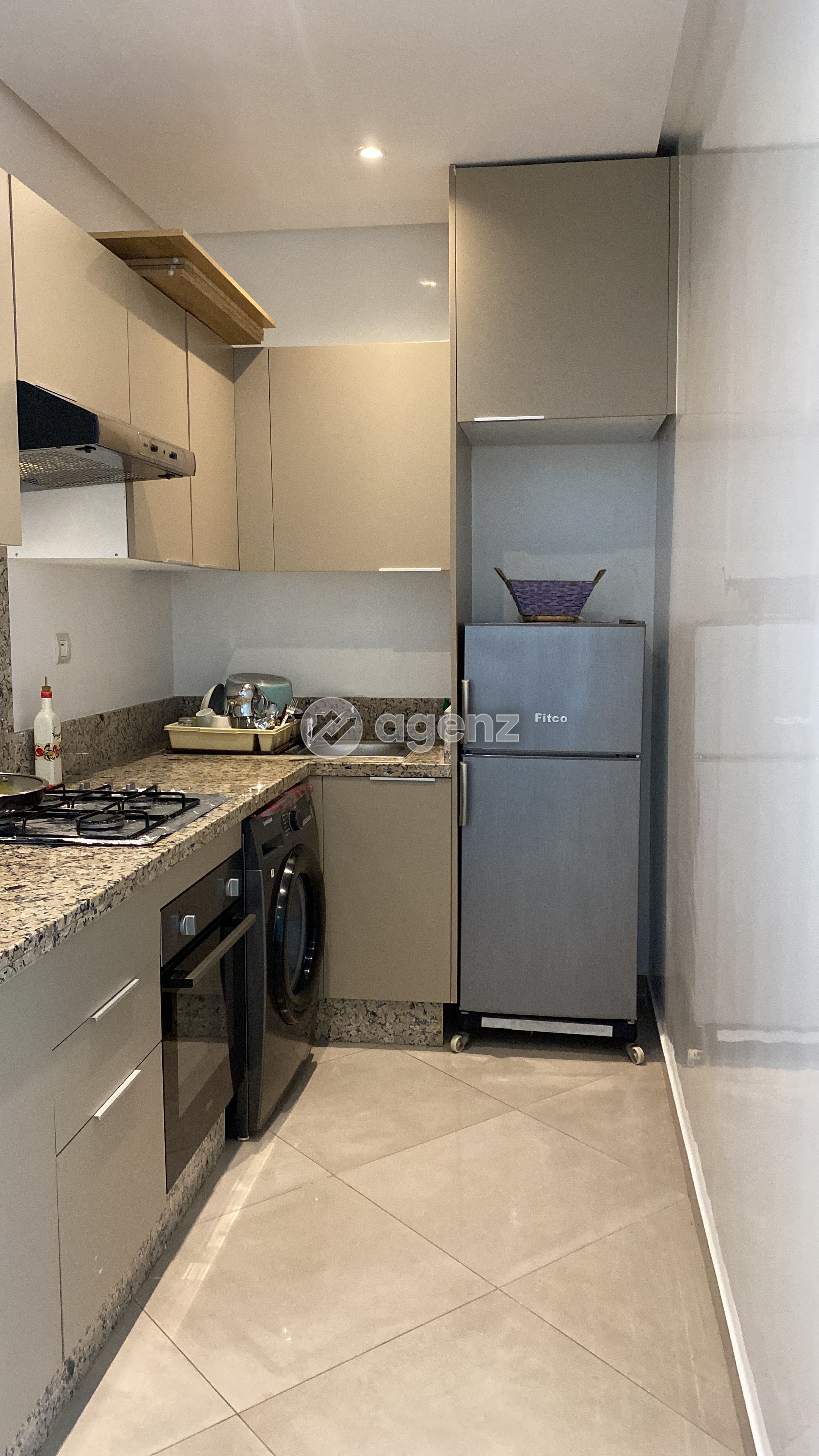 Authentique Appartement de 1 chambre à vendre — 3