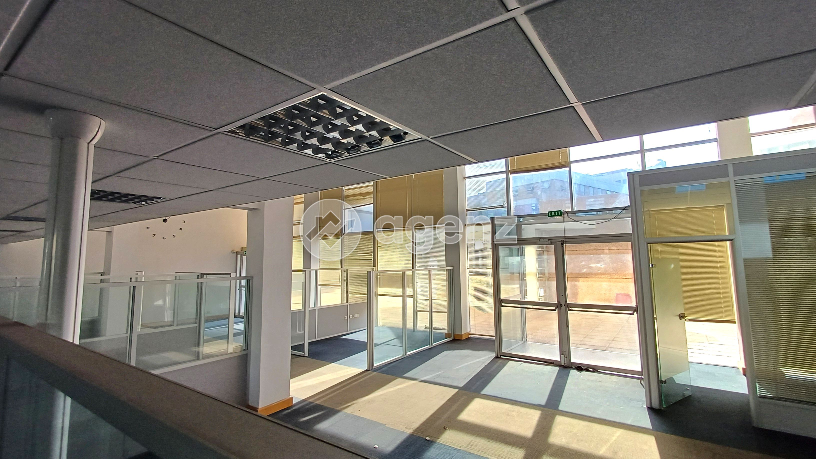 LOCAL COMMERCIAL NEUF ET POLYVALENT AMENAGÉ EN BUREAUX - ZÉNITH — 5