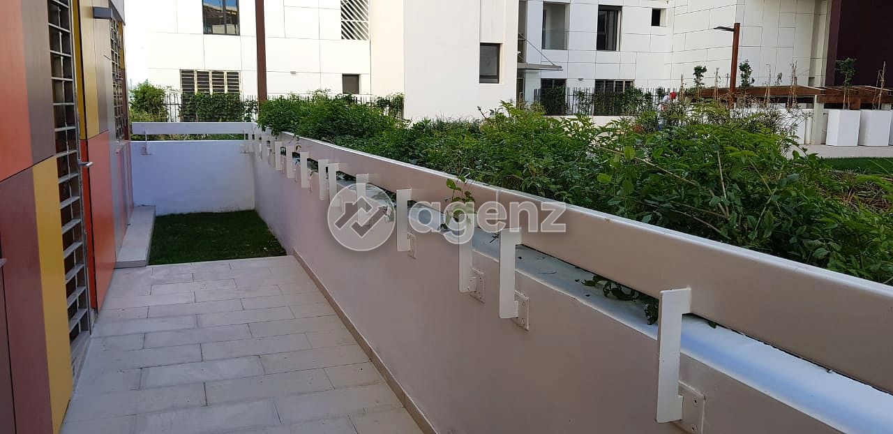 Magnifique studio  de 1 chambre avec grand salon à louer à Casablanca Finance City — 3
