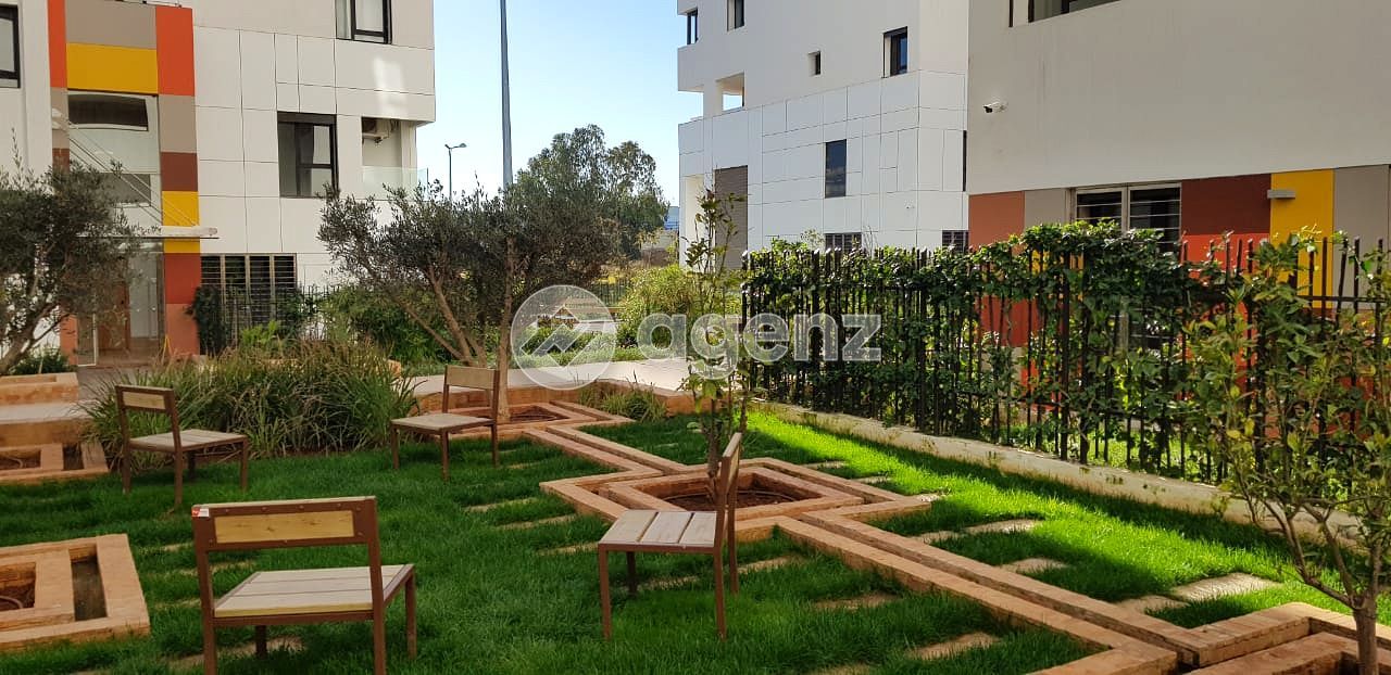 Magnifique studio  de 1 chambre avec grand salon à louer à Casablanca Finance City