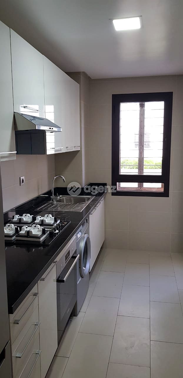 Magnifique studio  de 1 chambre avec grand salon à louer à Casablanca Finance City — 5