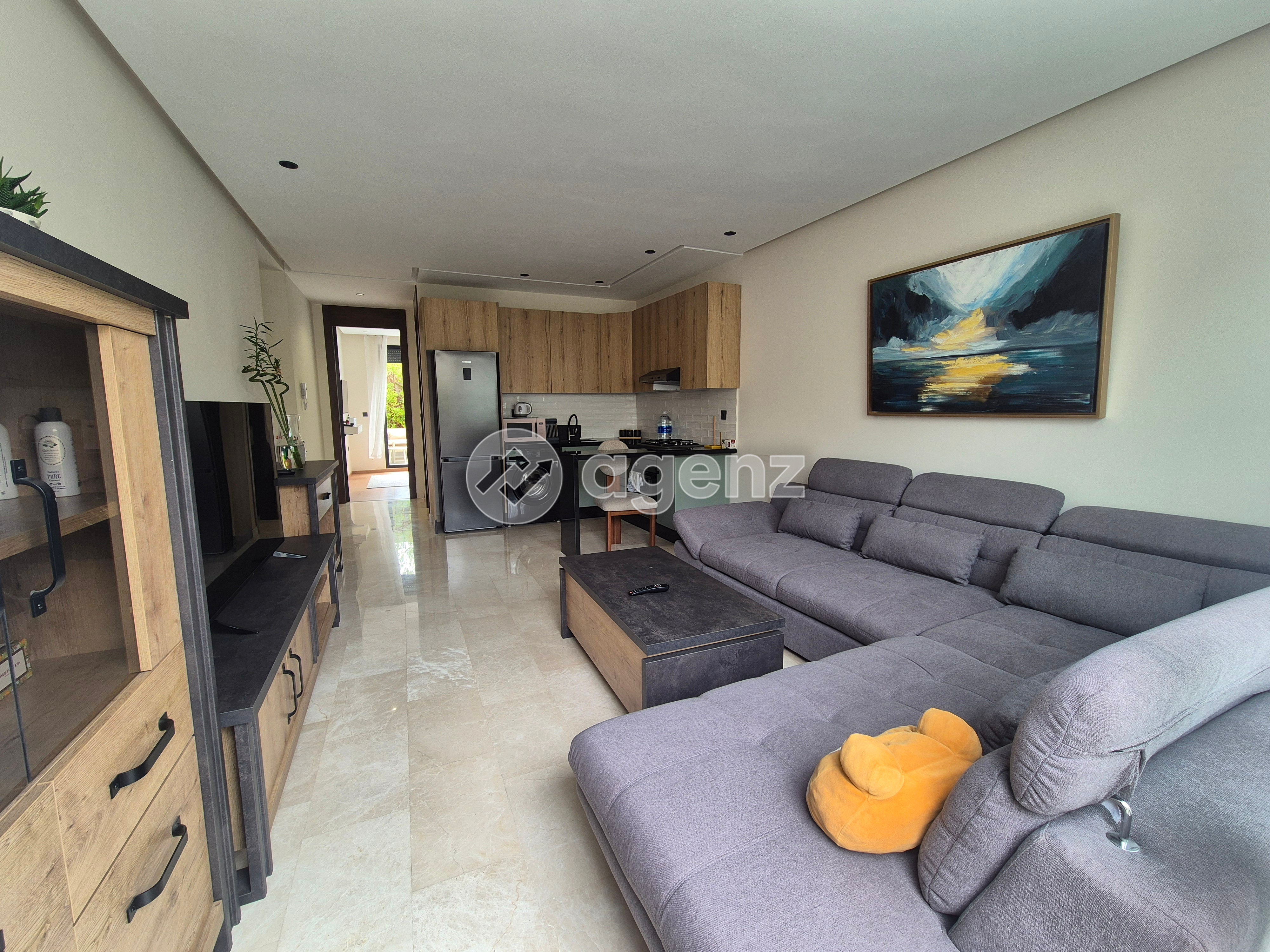 Franceville: Studio avec double terrasse 