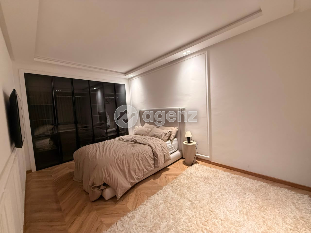Studio, lumineux  – Les Princesses — 2