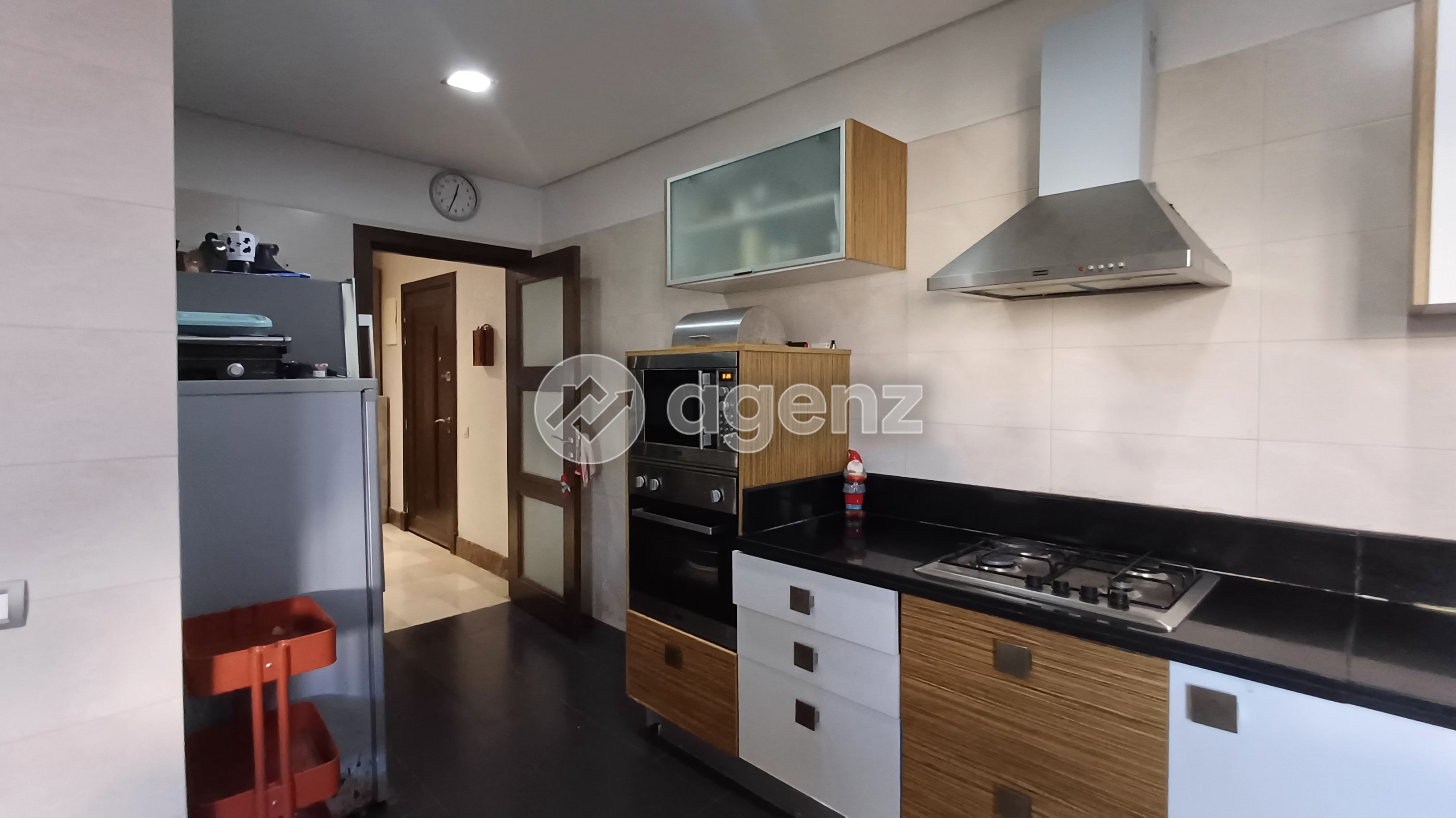 Appartement moderne à vendre - Style contemporain — 4