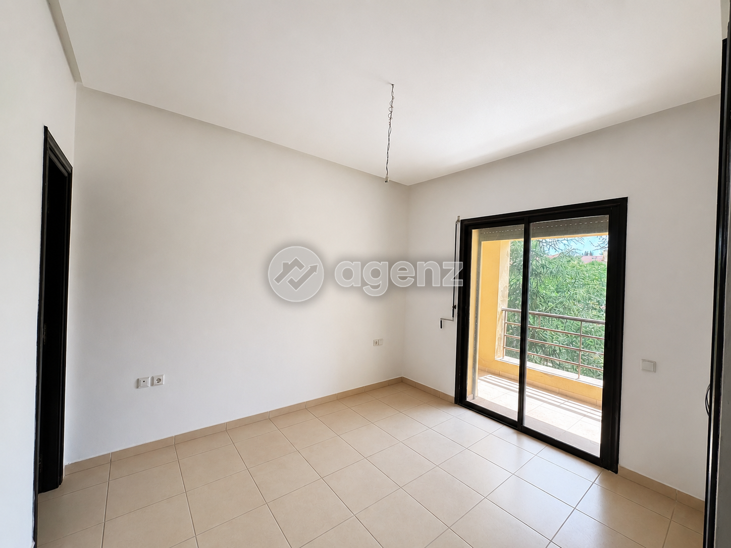 Authentique Appartement de 2 chambres à vendre — 3