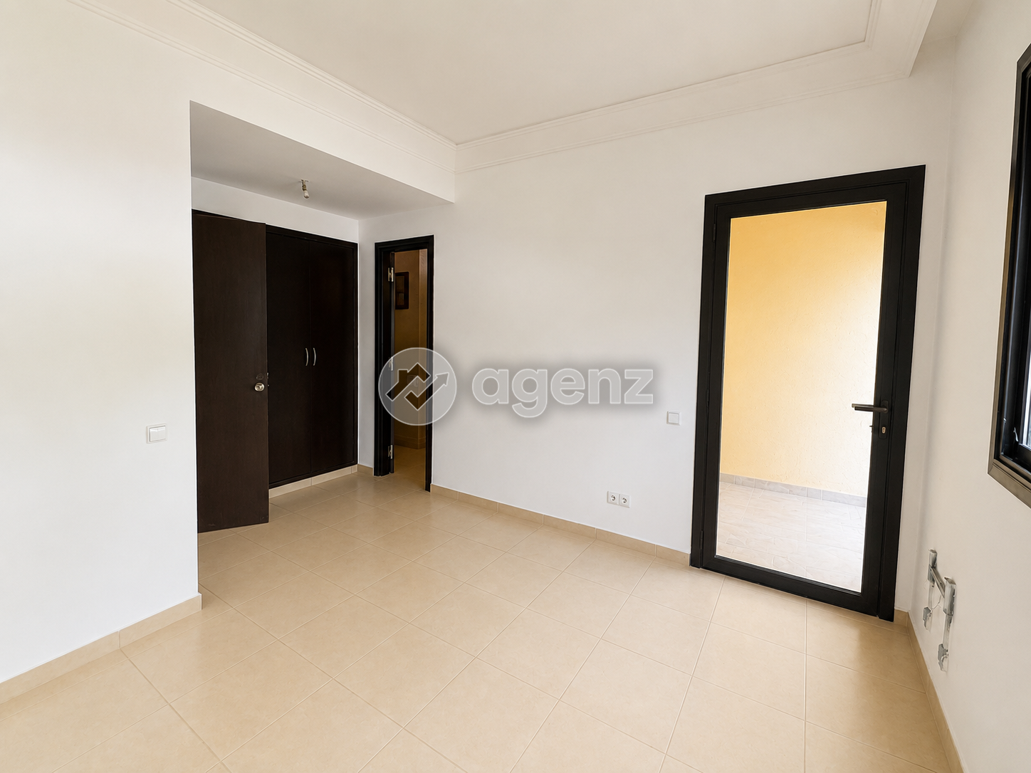 Authentique Appartement de 2 chambres à vendre — 4