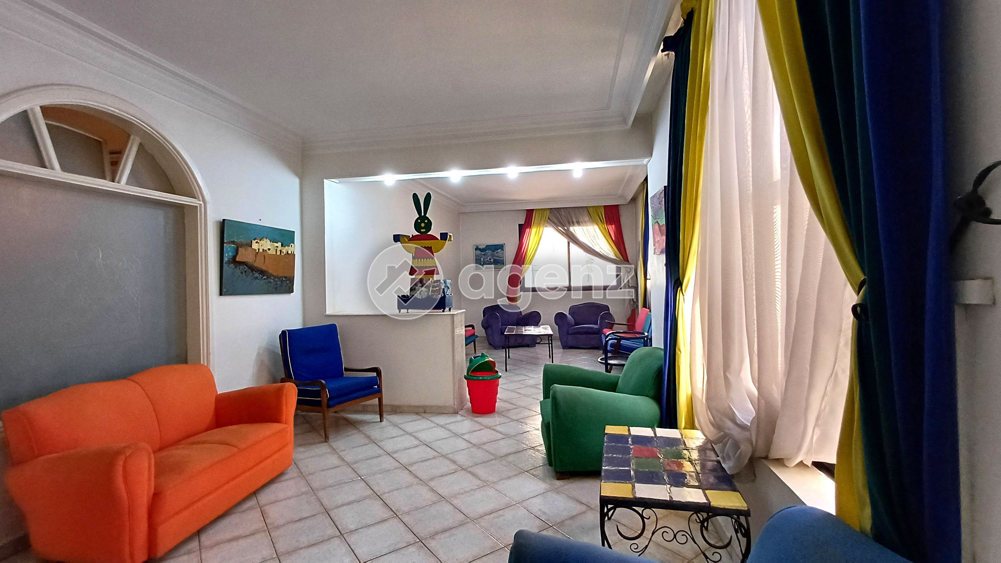 BUREAU SPACIEUX AVEC RÉCEPTION ET SALLE D’ATTENTE – MOULAY YOUSSEF — 2
