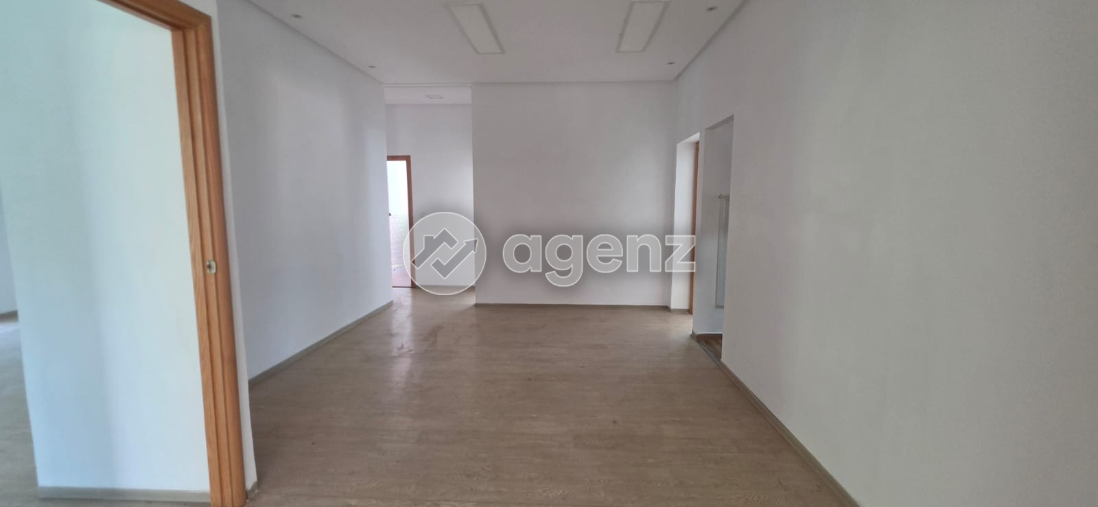 Bureau 1000 m² à Autre — 2