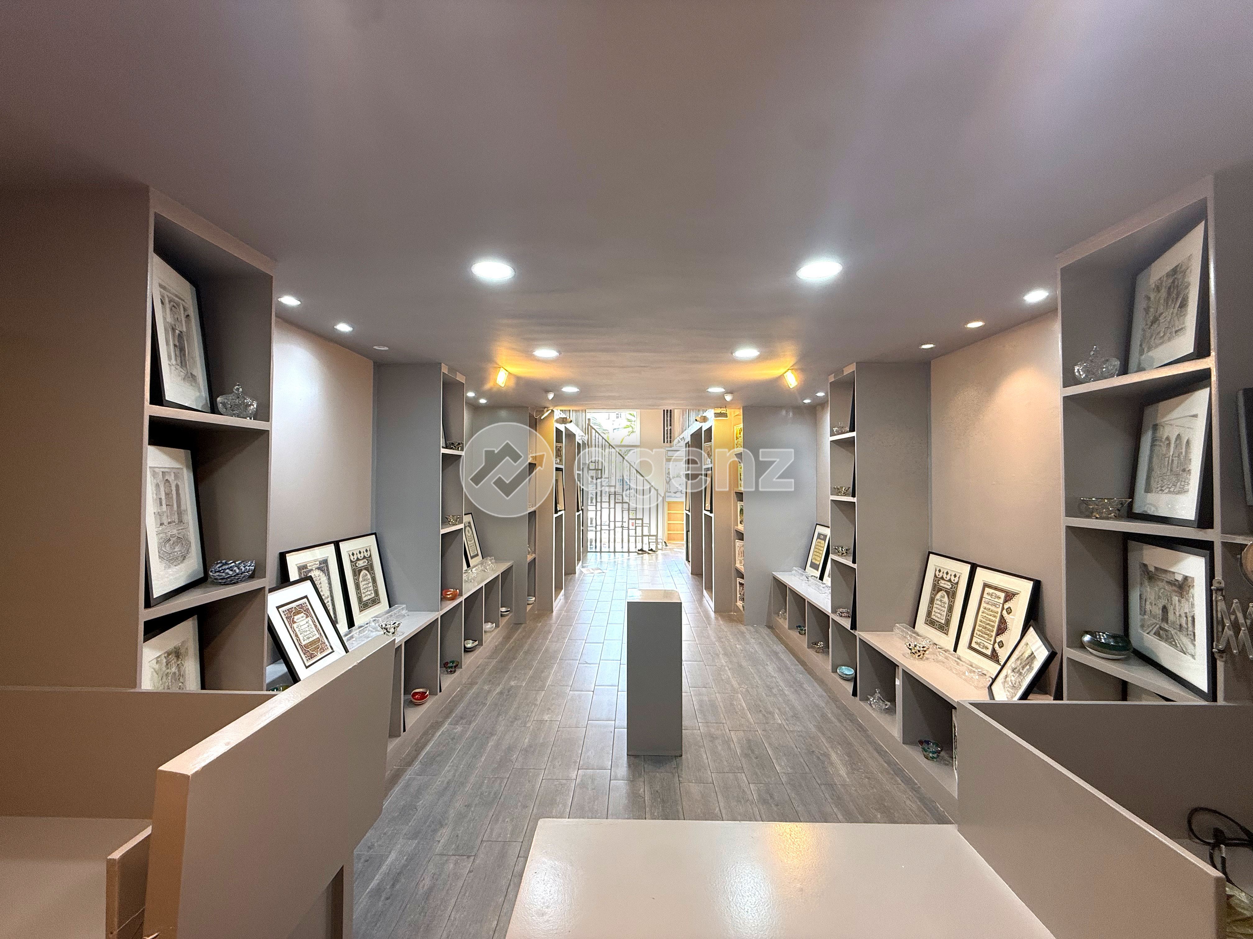 MAGASIN STRATÉGIQUE À PROXIMITÉ DE LA MOSQUÉE HASSAN II — 3