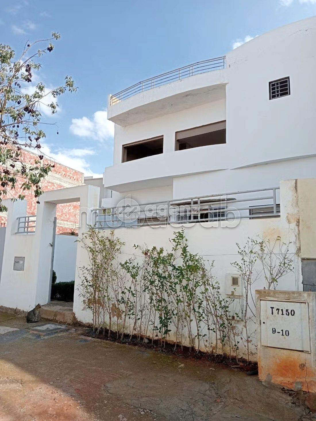 Villa semifinie àvendre Témara 
Excellent potentiel
