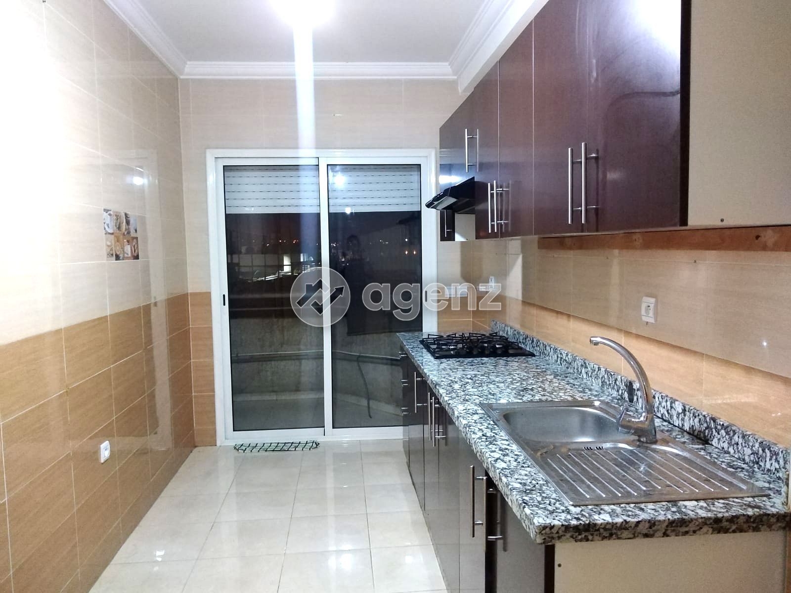 APPARTEMENT SANS VIS-À-VIS, ALLIANT TRANQUILLITÉ, CONFORT ET SÉCURITÉ — 3