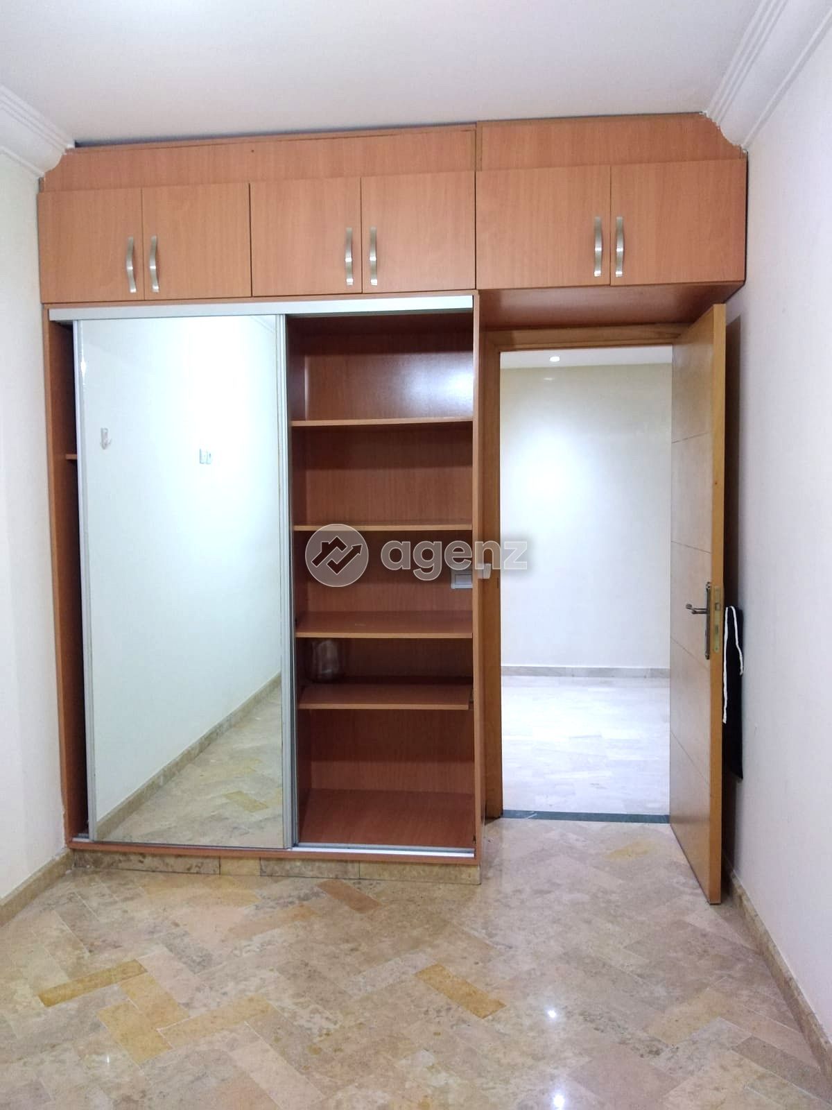 APPARTEMENT SANS VIS-À-VIS, ALLIANT TRANQUILLITÉ, CONFORT ET SÉCURITÉ — 2