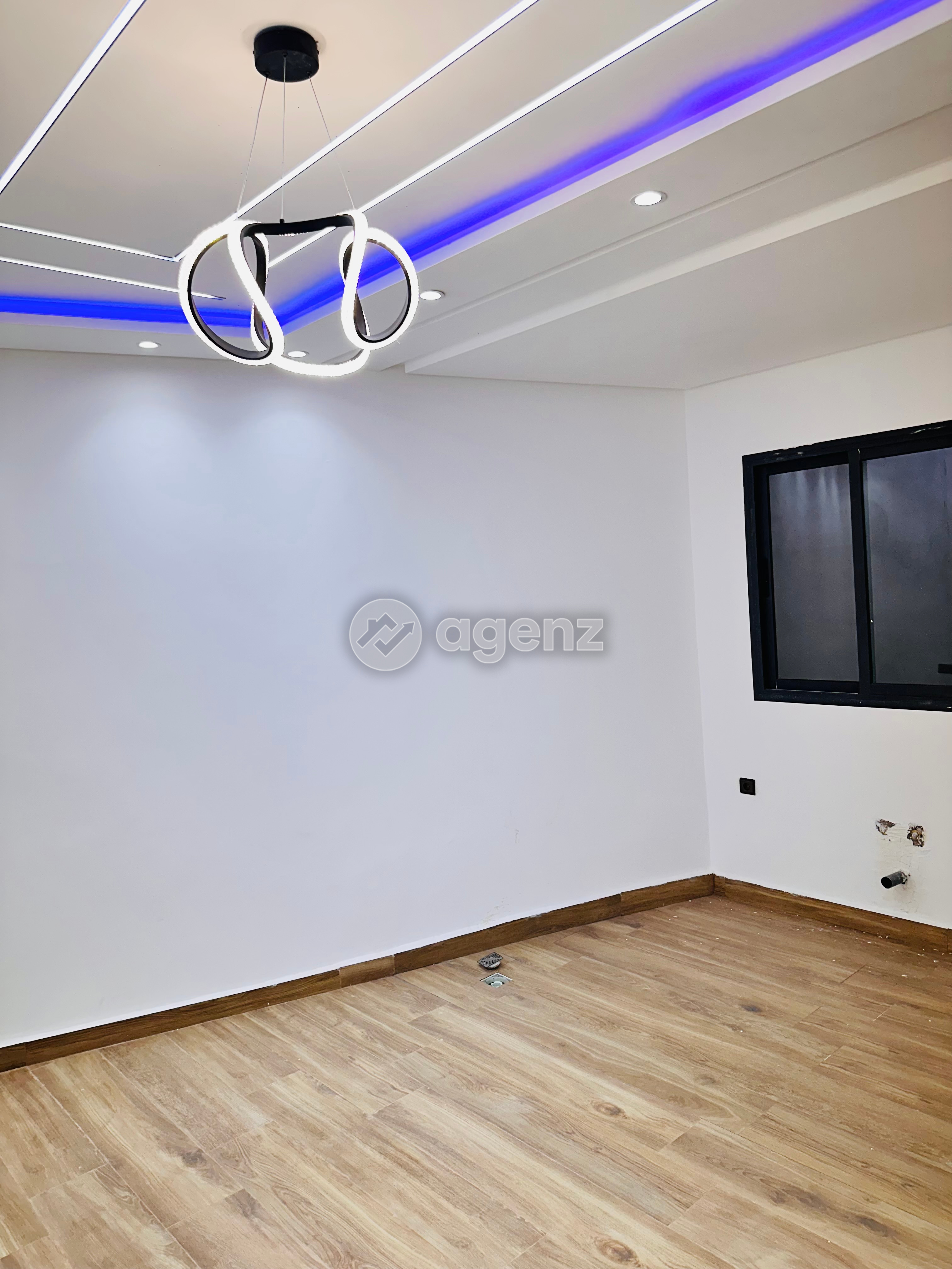 Une maison exceptionnelle de 5 chambres, deux étages et 2 locaux commerciaux à vendre à Mahamid Abwab Atlas. — 4