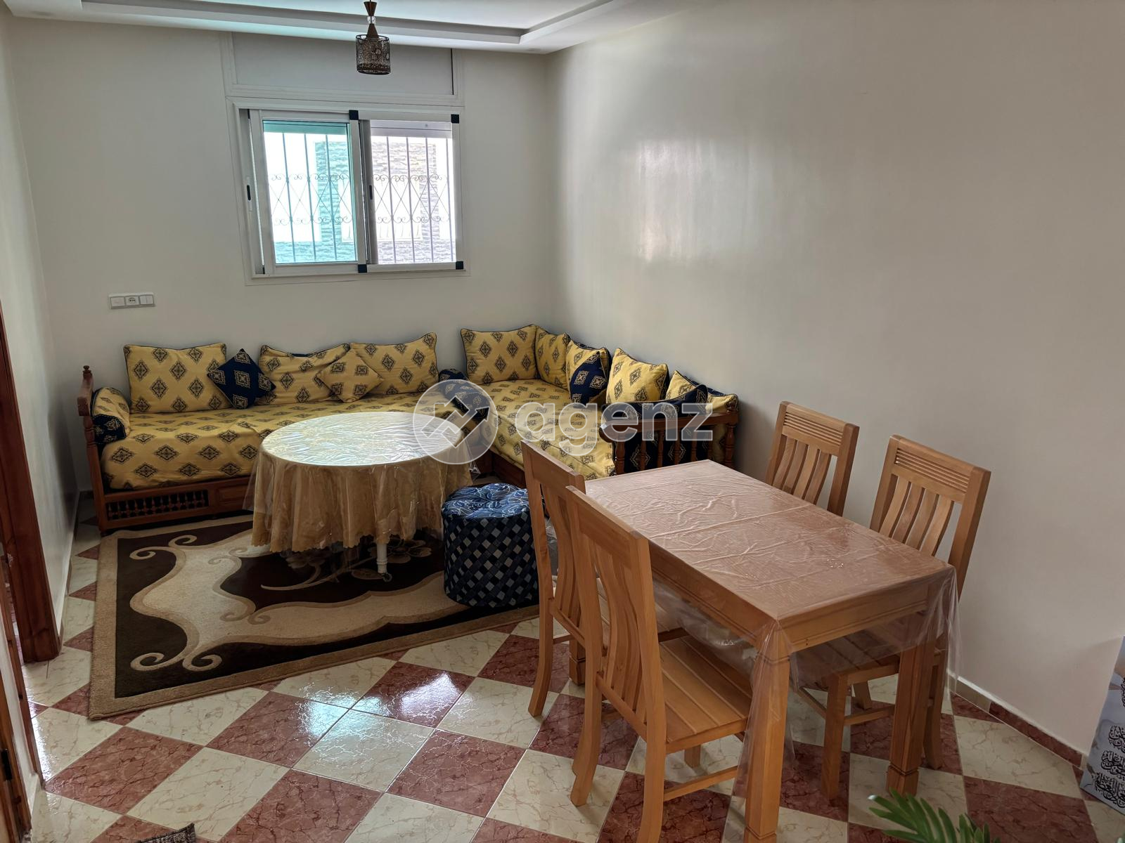 Maison  ensoleillée située  au quartier  mansour eddahbi à temara auprès de toutes les commodités.