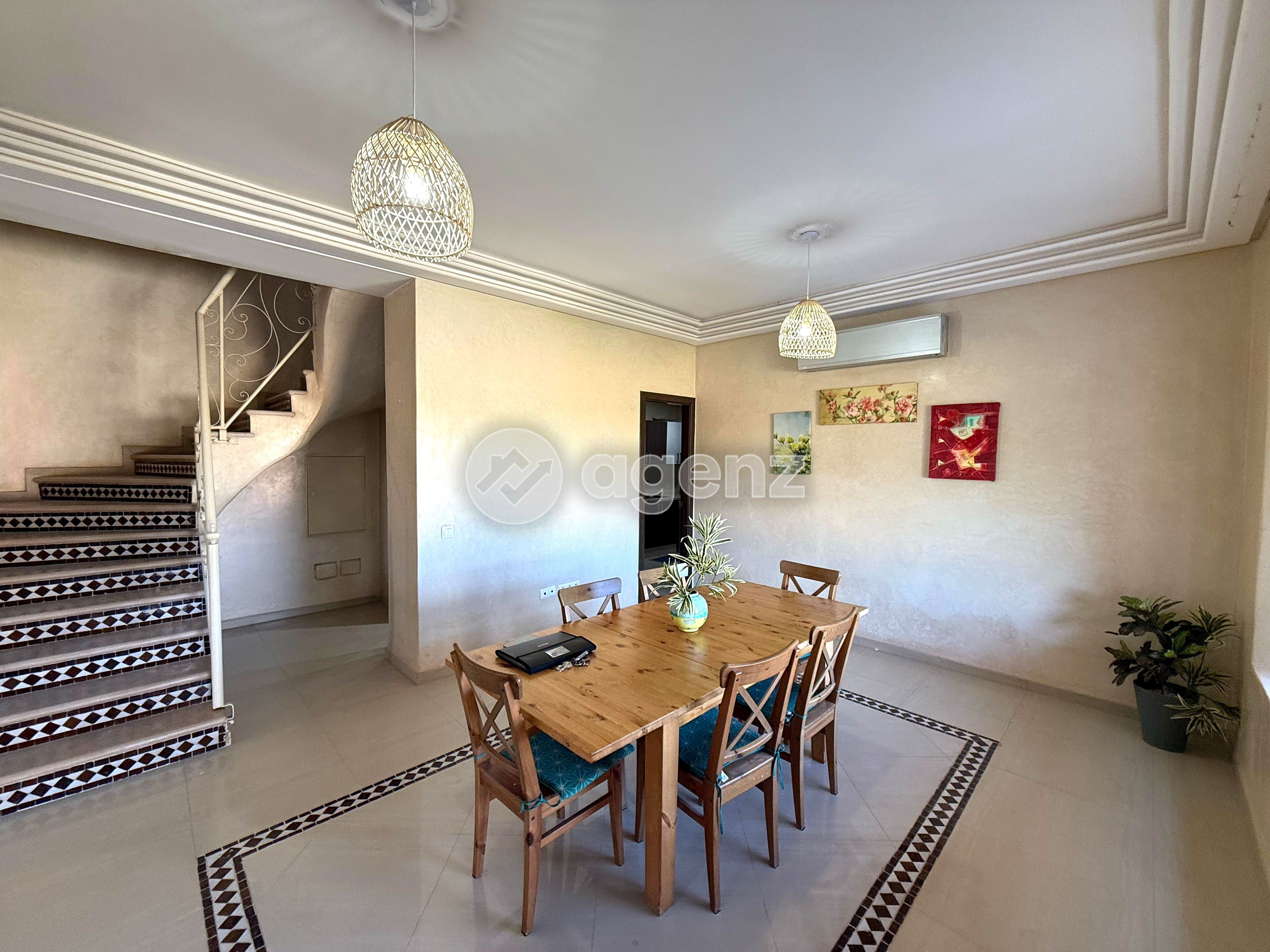 Villa à vendre à Ennakhil (Palmeraie) — 5