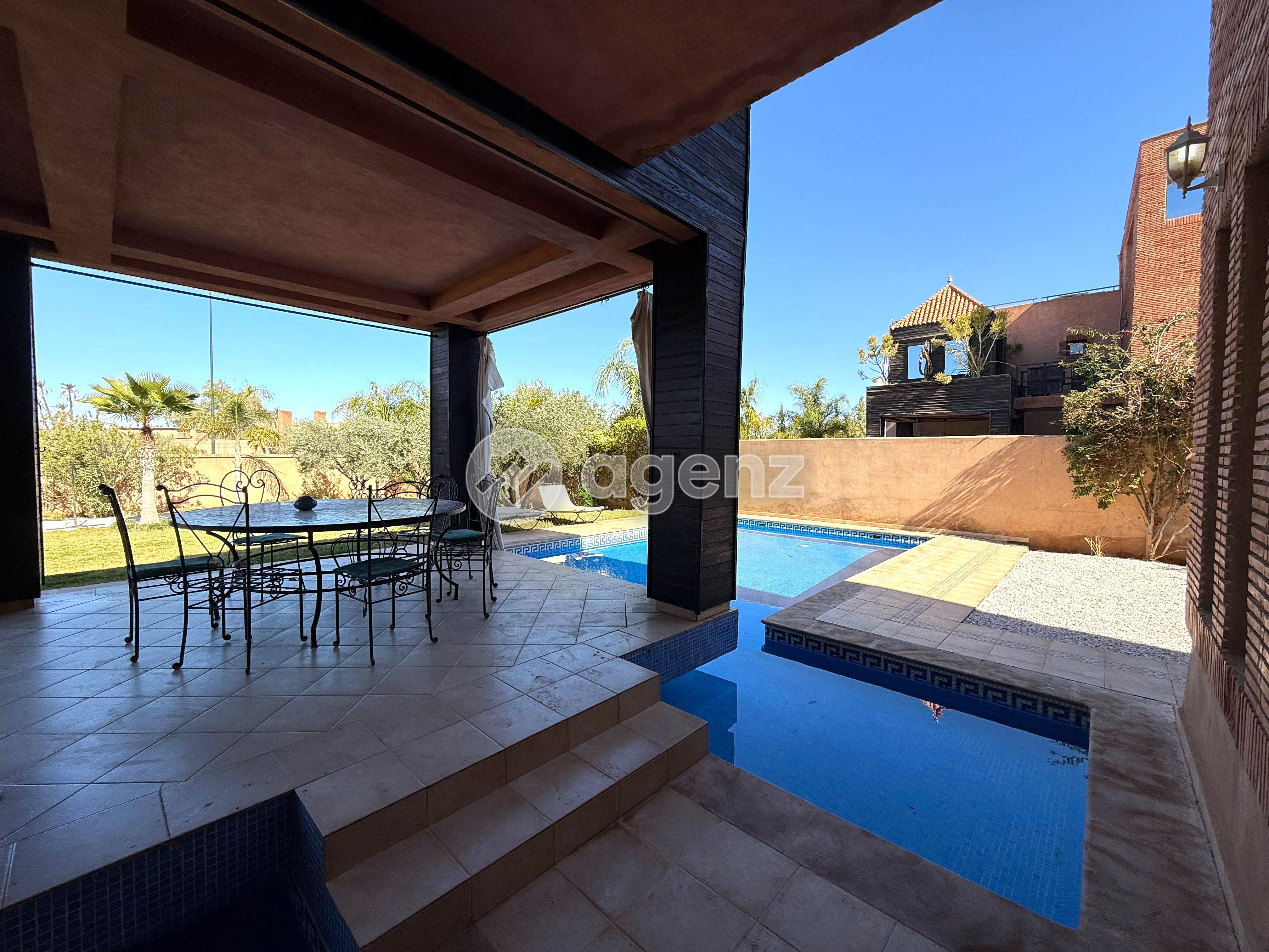 Villa à vendre à Ennakhil (Palmeraie) — 4
