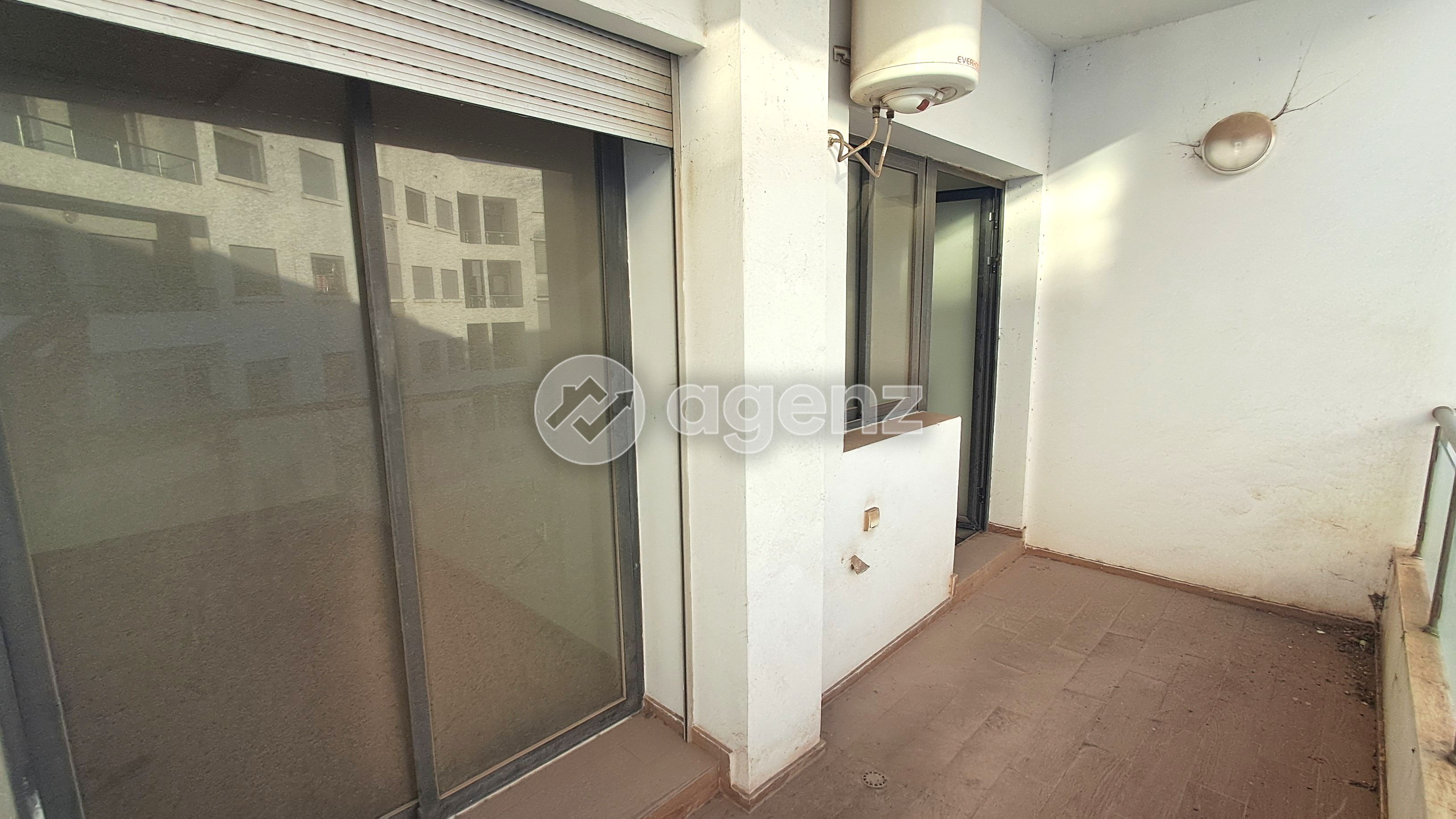 UN APPARTEMENT PRÊT À VIVRE — 3