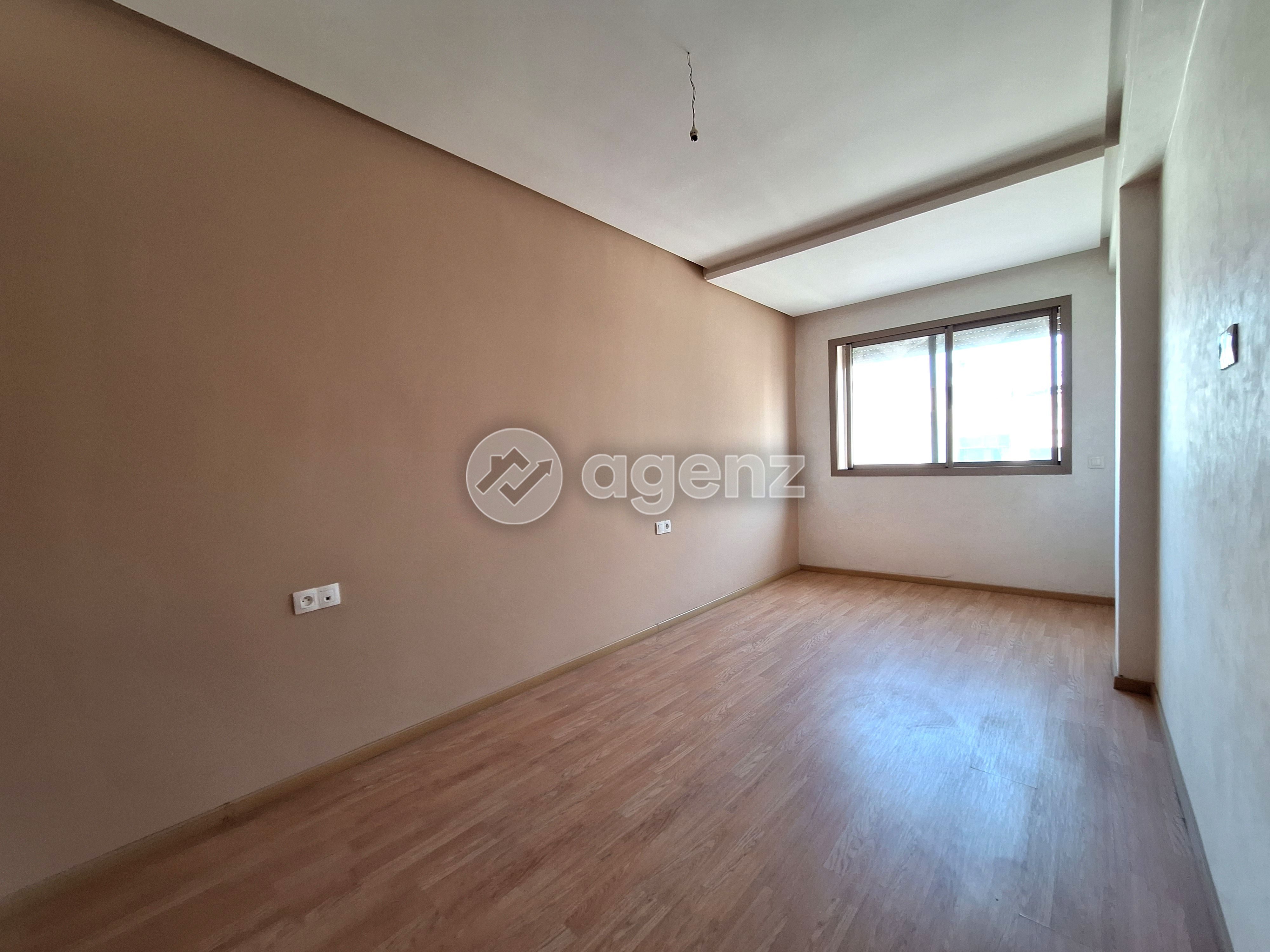 Exceptionnel Appartement de 2 chambres à vendre à Les Hôpitaux — 3
