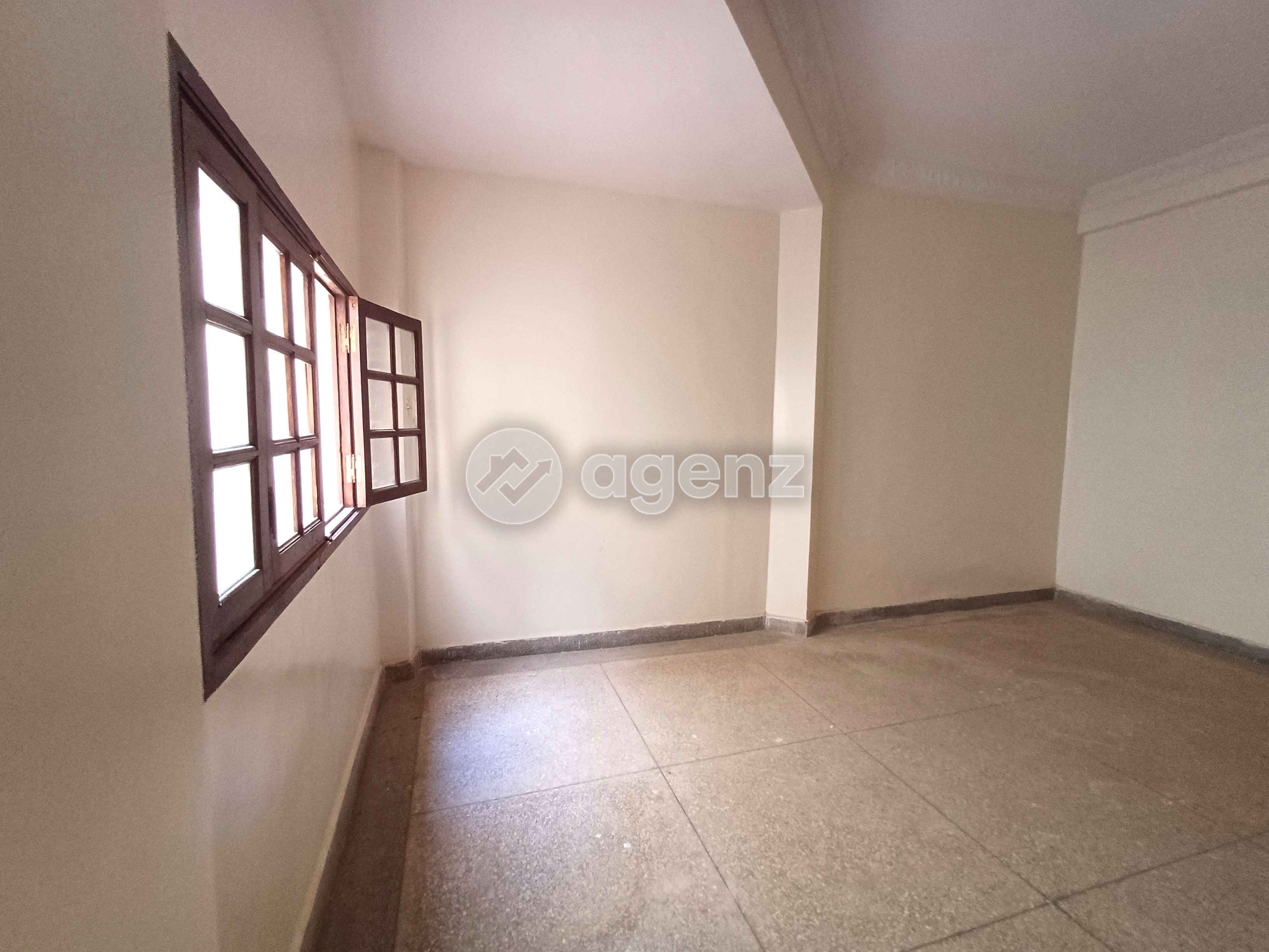 Maison 319 m² à Hay Dakhla — 3