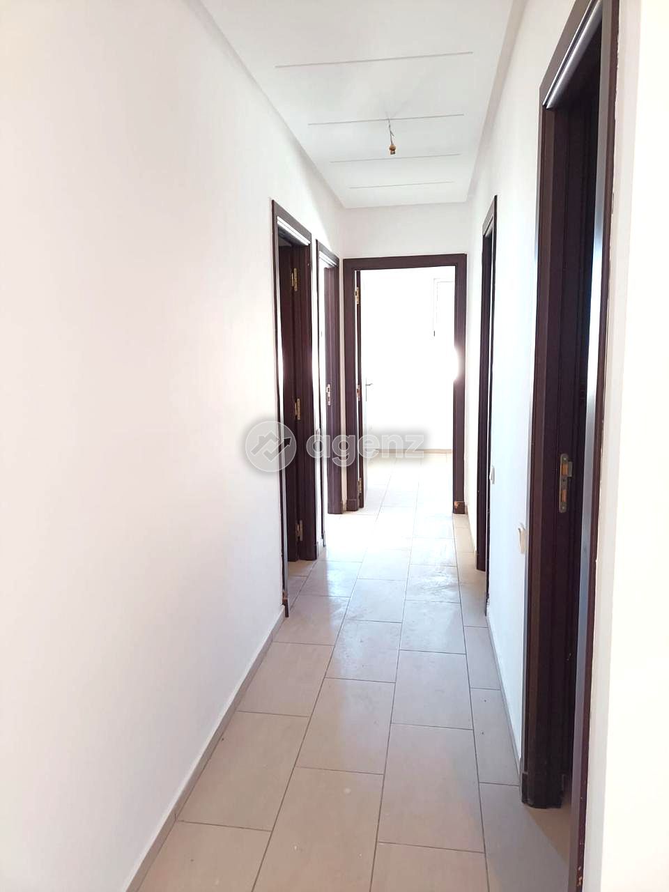 Élégant Appartement de 3 chambres à louer à Beausite — 3