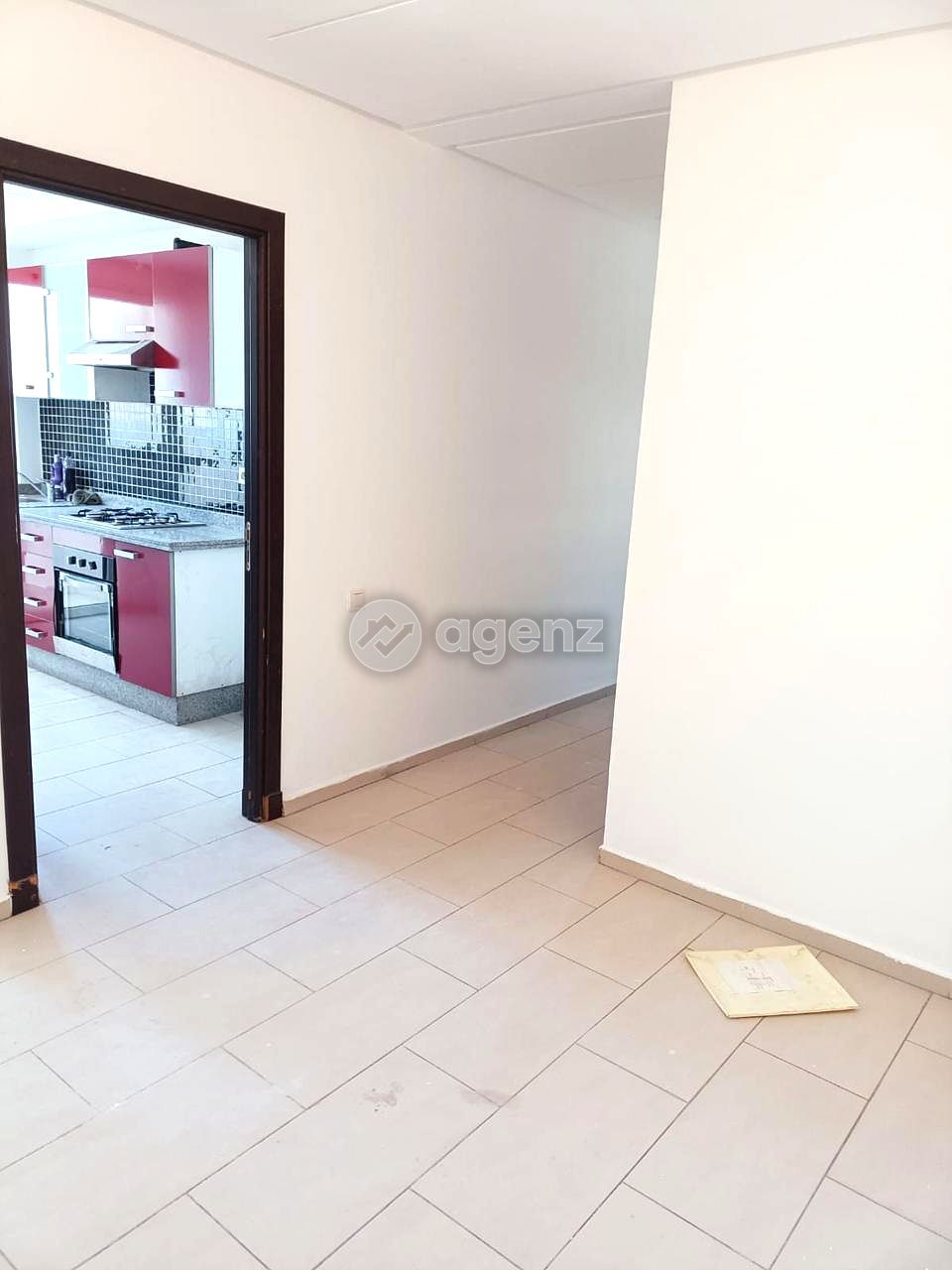 Élégant Appartement de 3 chambres à louer à Beausite — 2