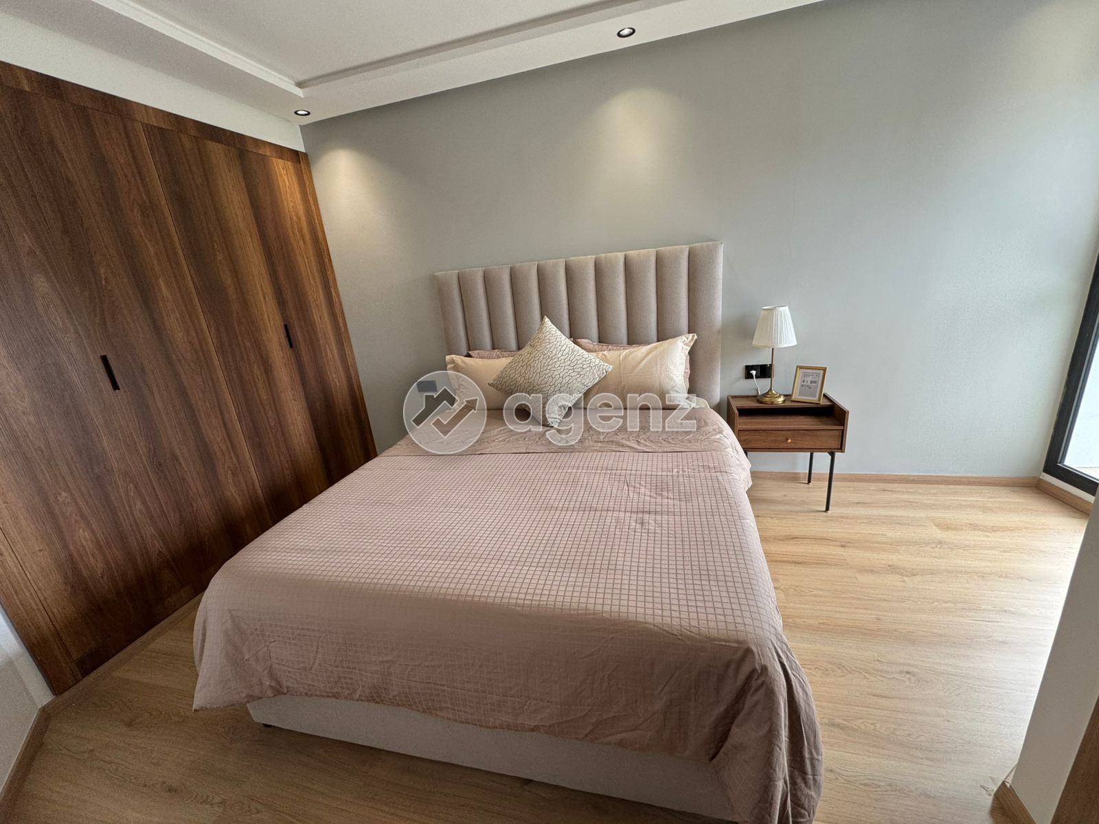 Appartement avec double exposition, proche du CFC — 4