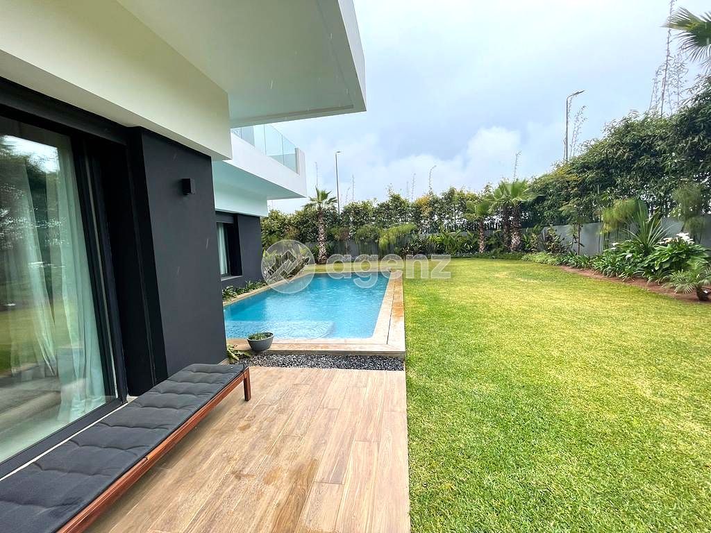 Luxueux Villa de 4 chambres à louer à El menzeh — 2