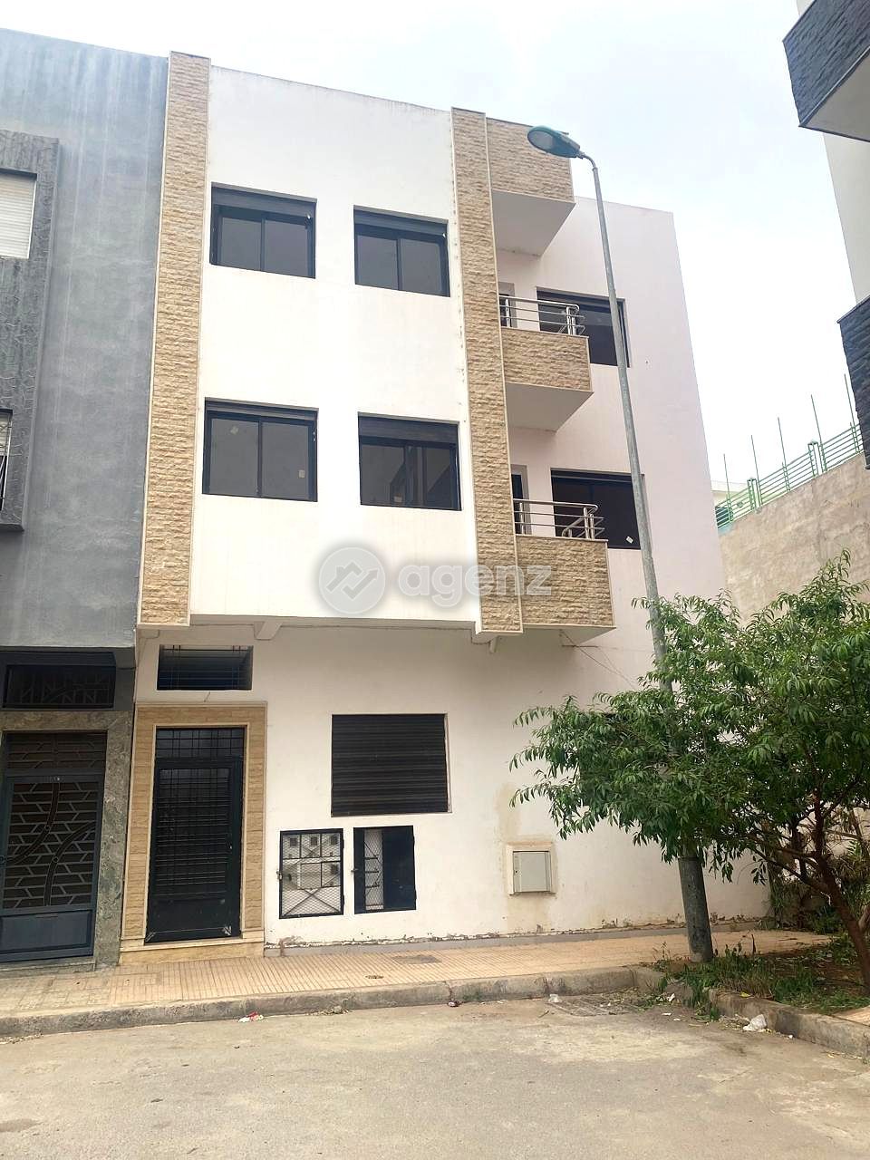 Immeuble de trois appartements R+2 à Temara