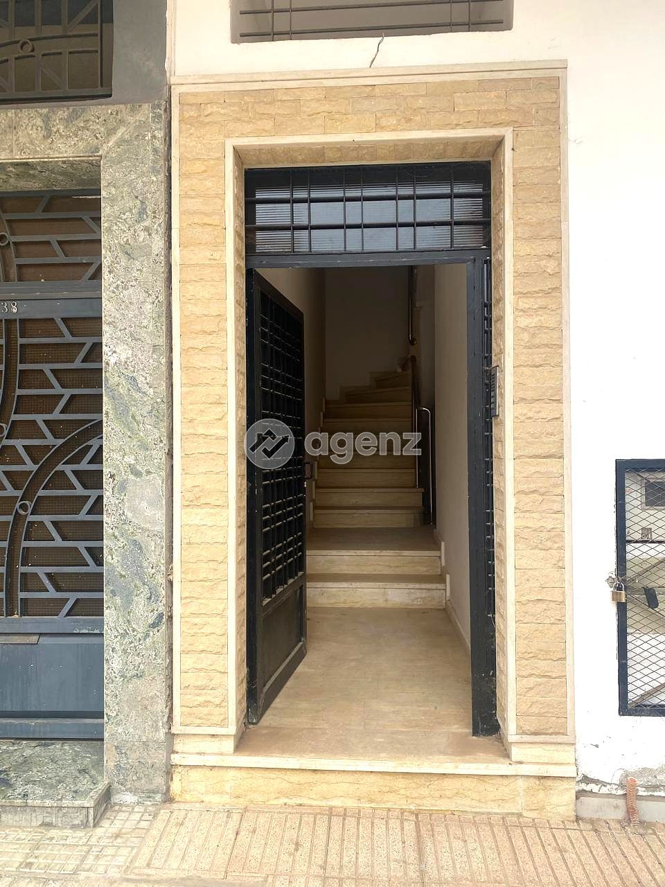 Immeuble de trois appartements R+2 à Temara — 4