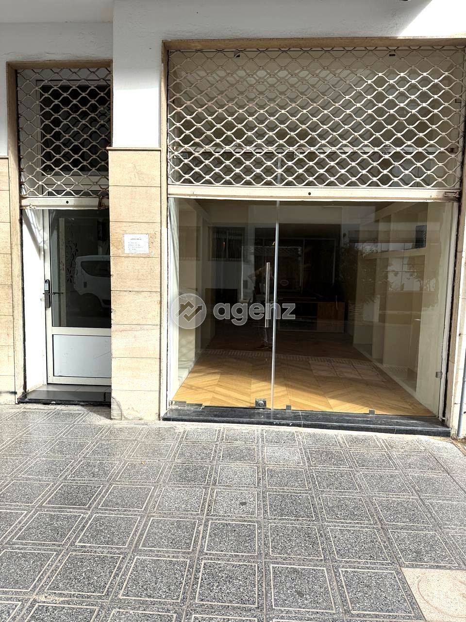 MAGASIN TOP EMPLACEMENT 145M² GAUTHIER
