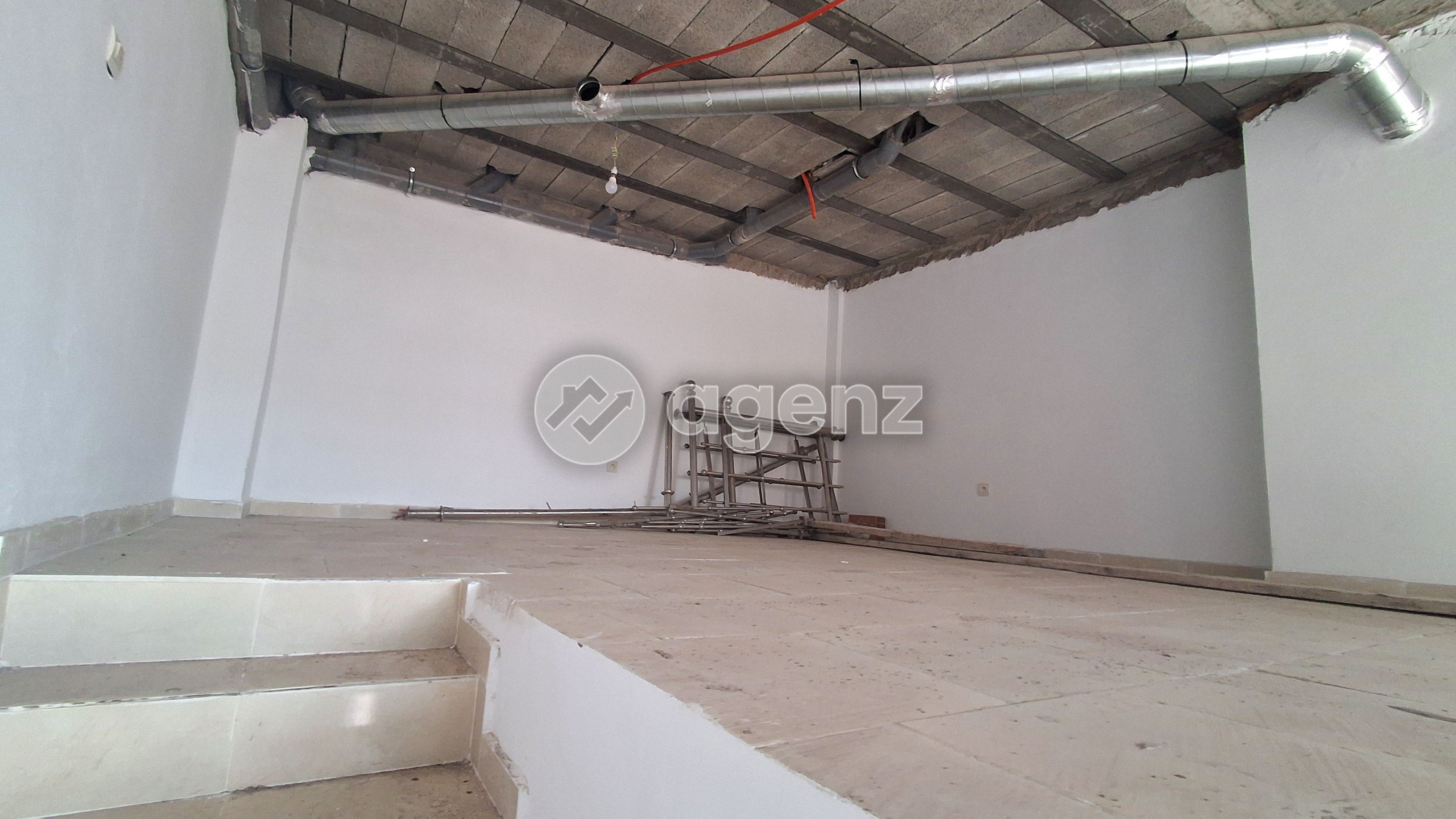Commerce de 62 m² à Tamaris — 4