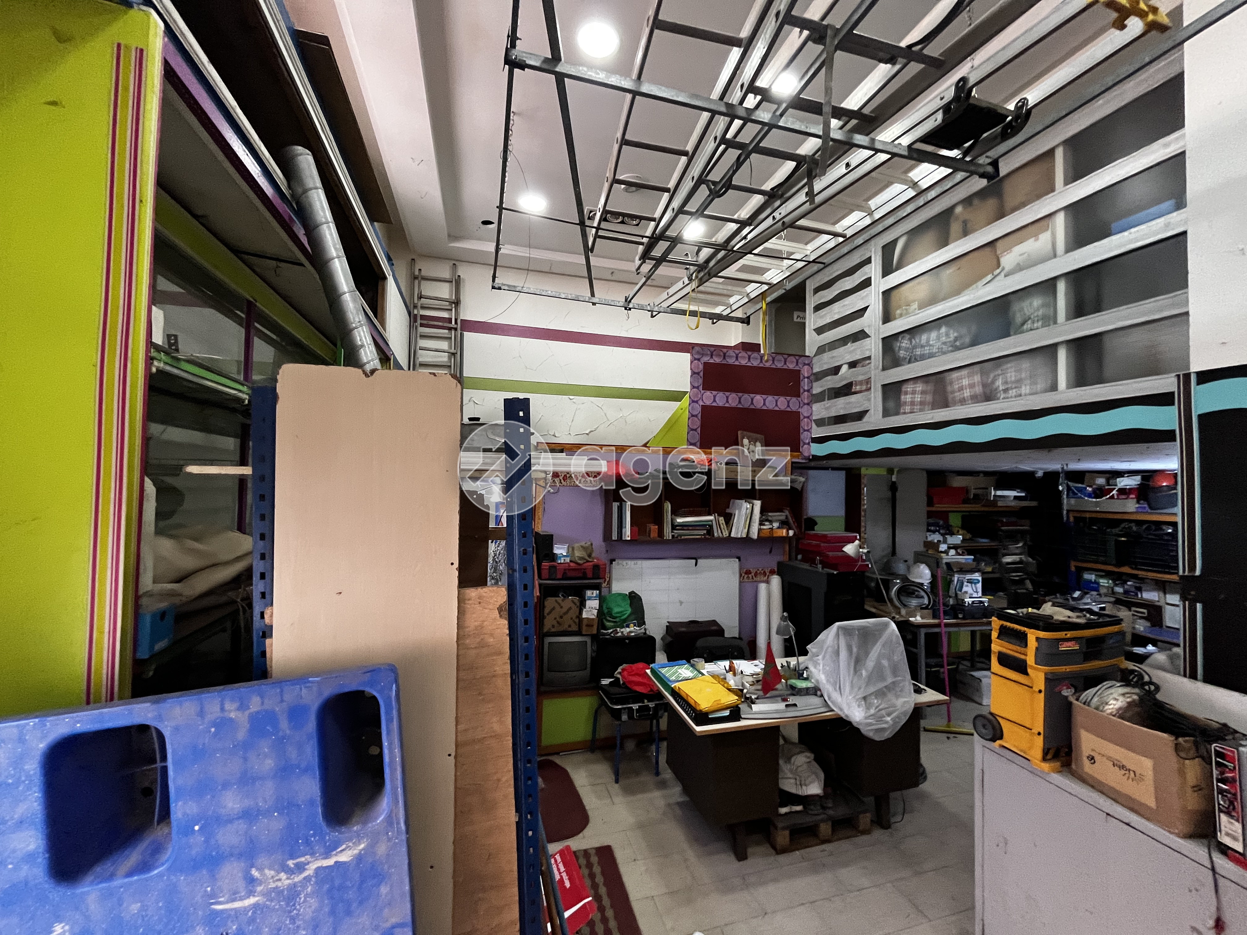 Local commercial à rénover avec mezzanine — Oulfa — 2