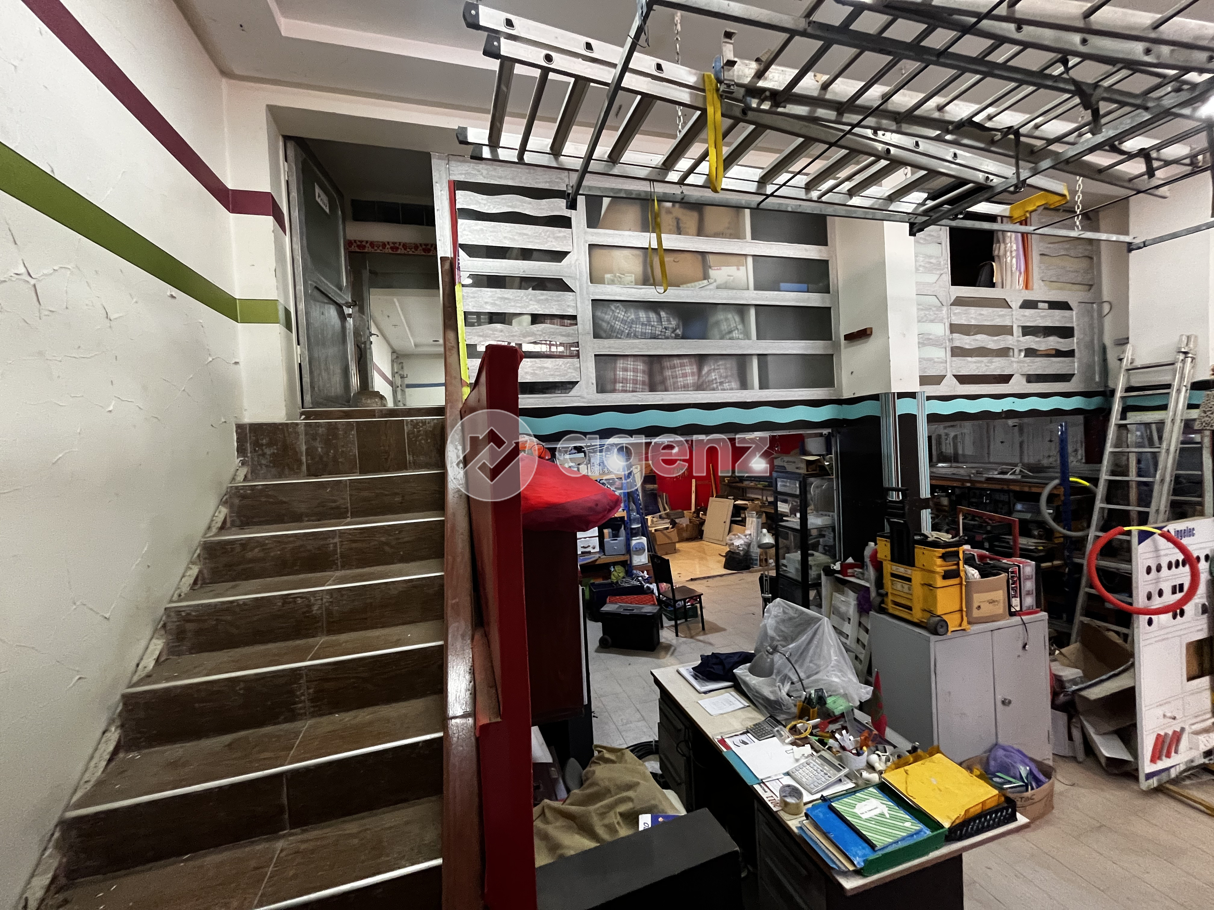 Local commercial à rénover avec mezzanine — Oulfa — 4