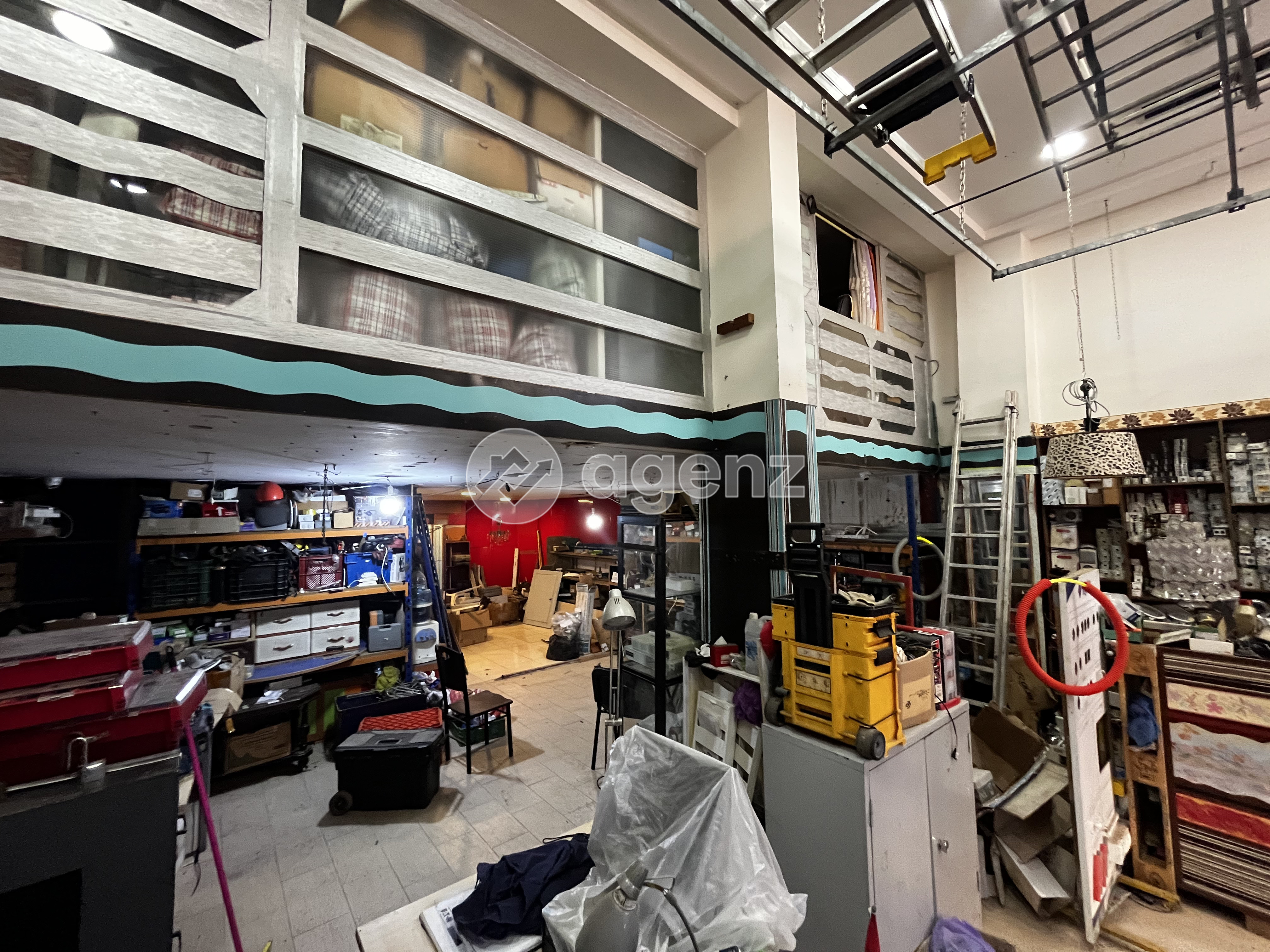 Local commercial à rénover avec mezzanine — Oulfa — 3