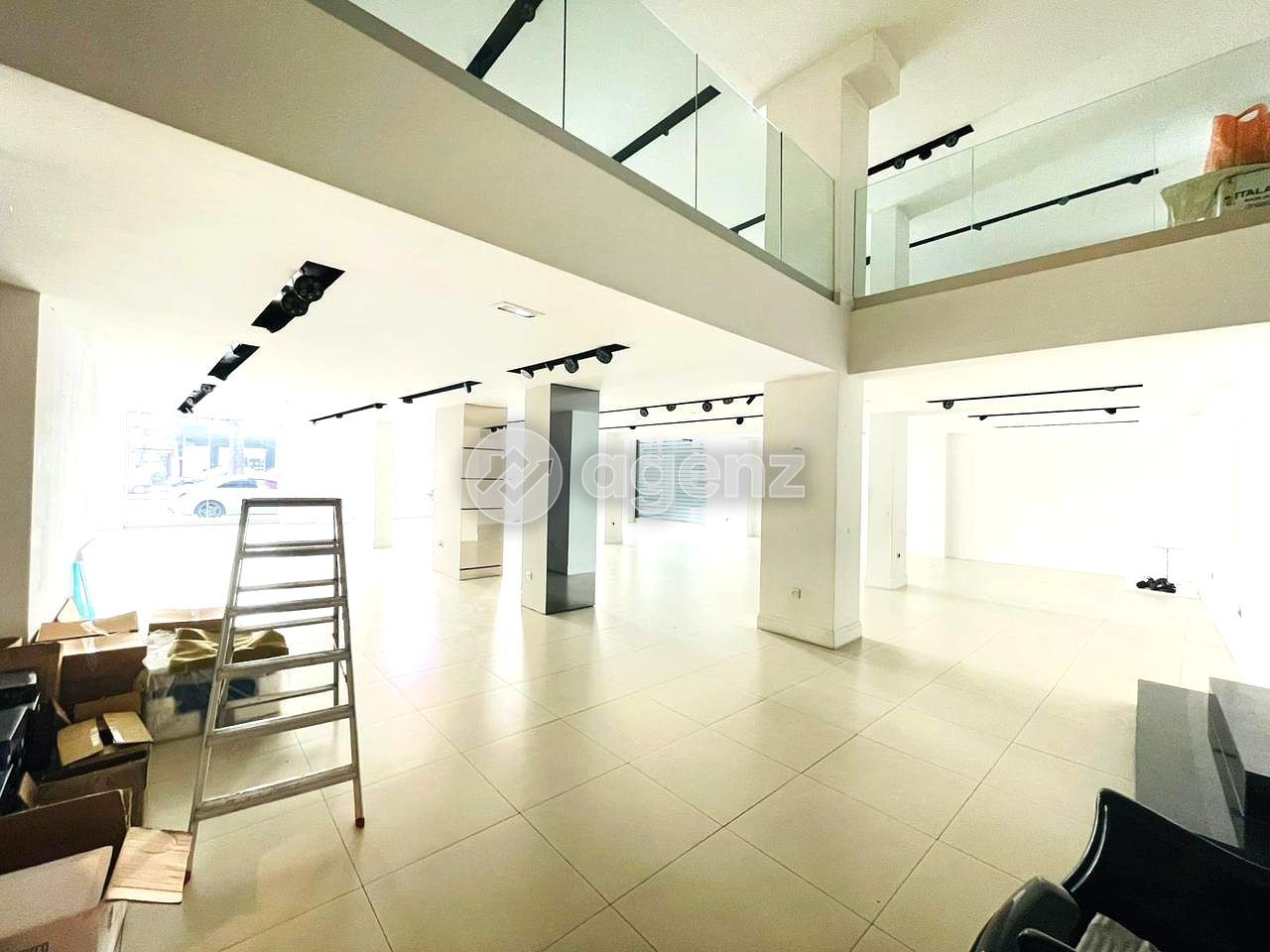 LOCAL COMMERCAIL EN LOCATION - MAARIF CASABLANCA — 3