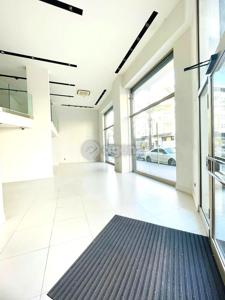 LOCAL COMMERCAIL EN LOCATION - MAARIF CASABLANCA