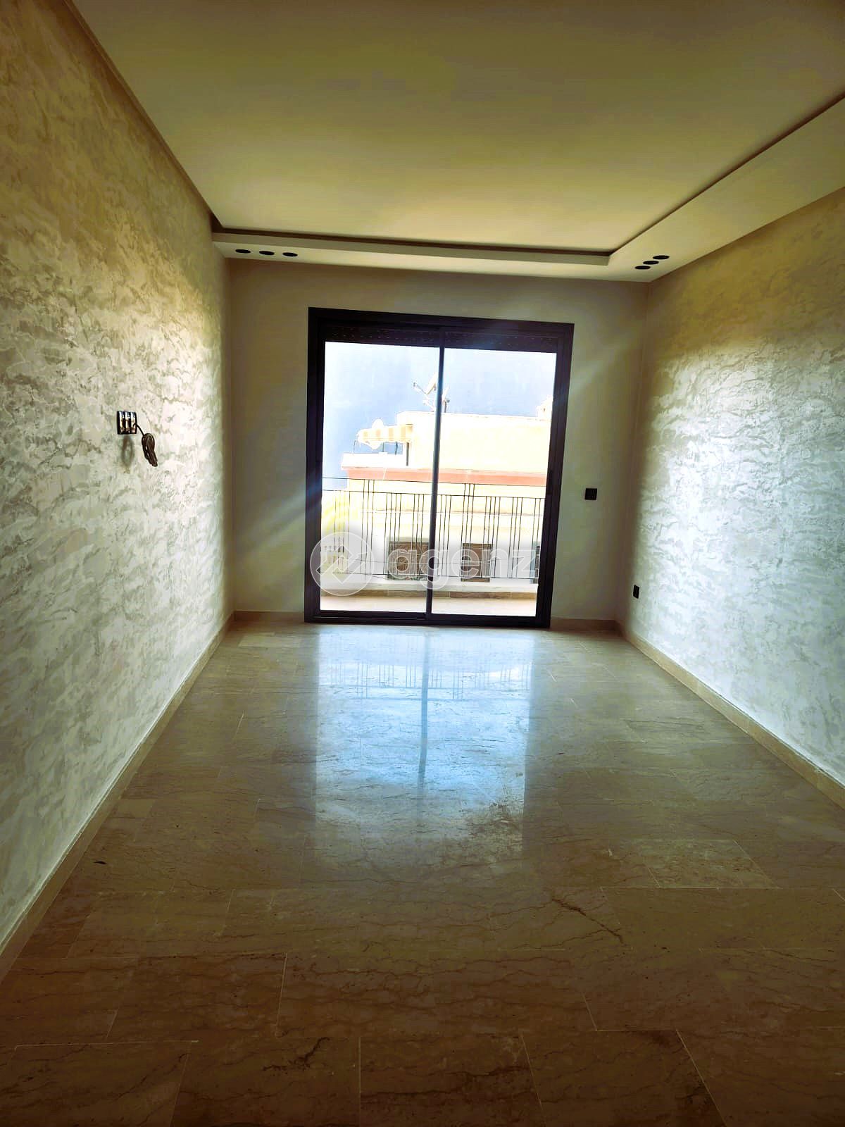 Appartement 46 m² à Les hôpitaux — 3