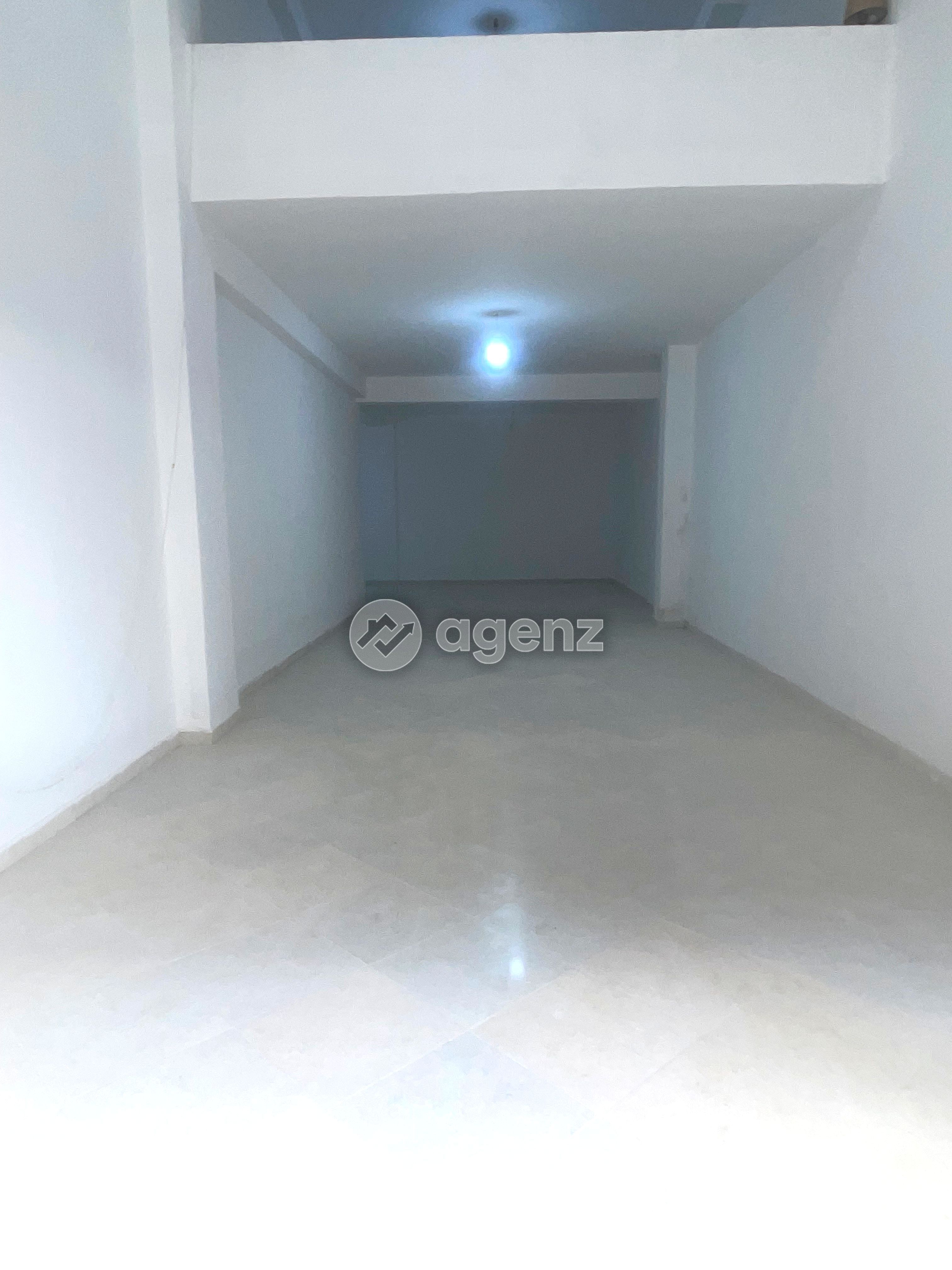3 locaux commerciaux au quartier Almaz A vendre  — 3