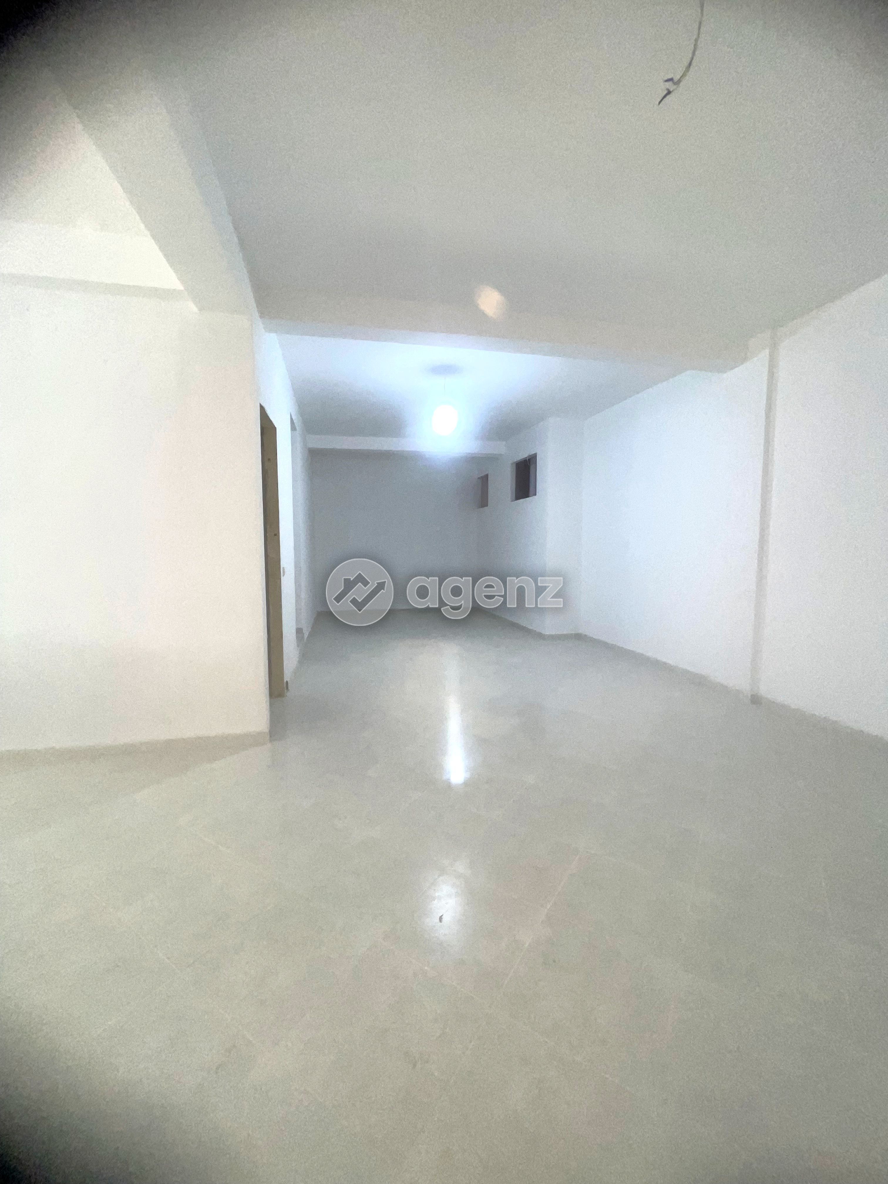 3 locaux commerciaux au quartier Almaz A vendre  — 5