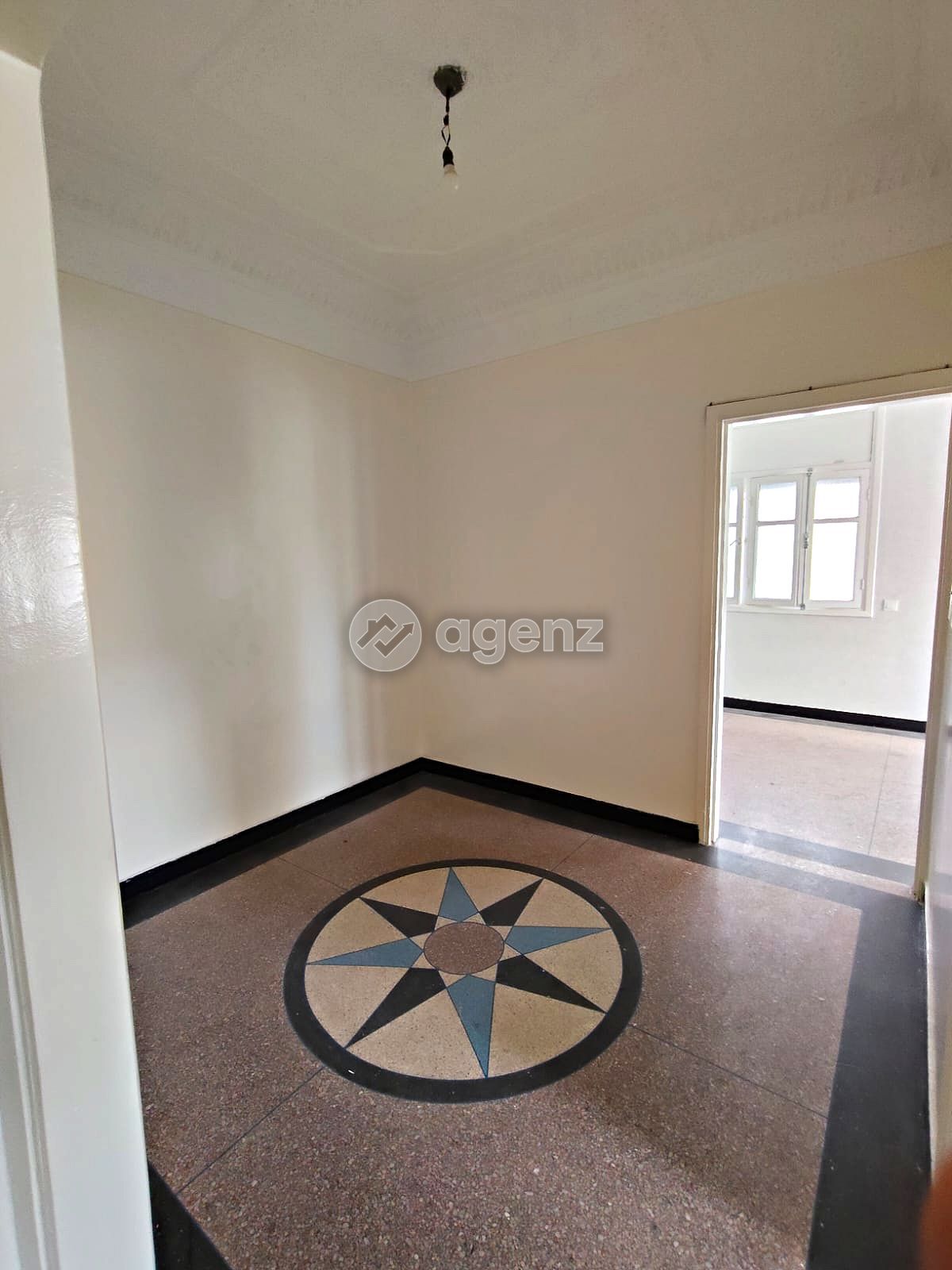 Appartement de 2 chambres à vendre à Ben Msick, premium. — 2