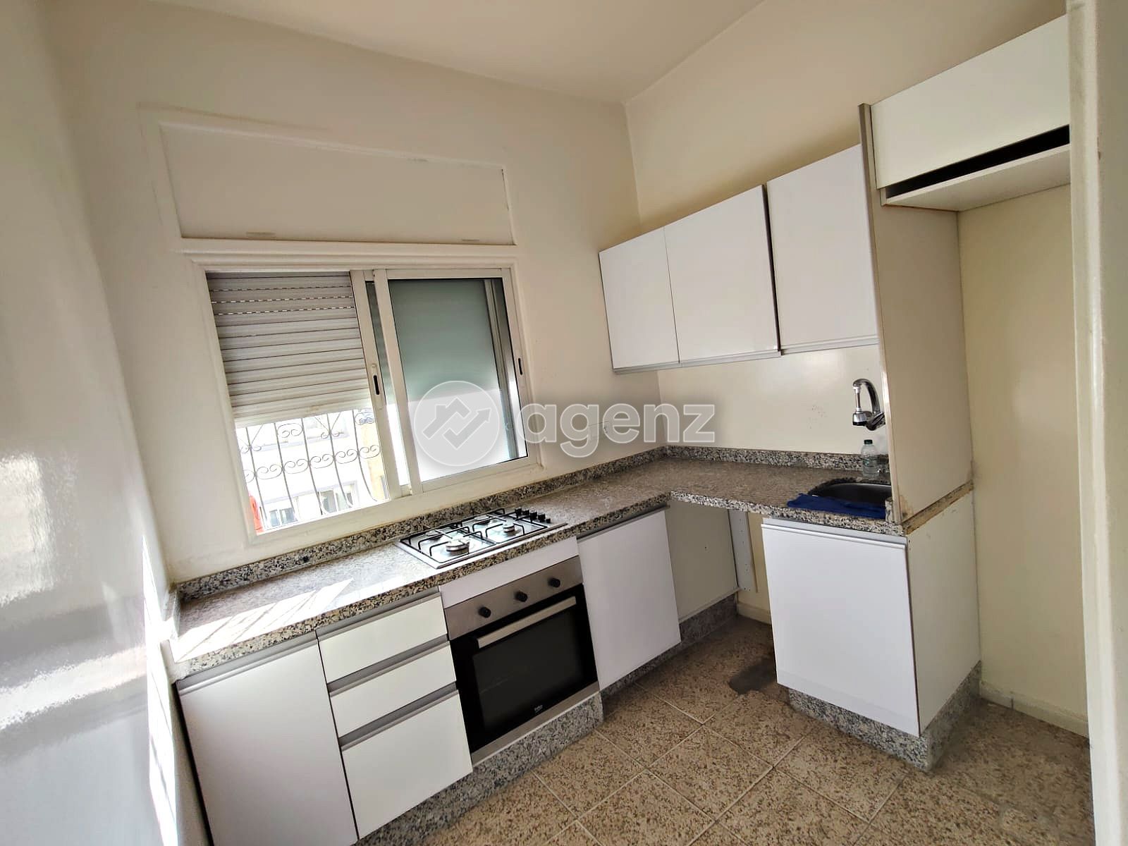Appartement de 2 chambres à vendre à Ben Msick, premium. — 4