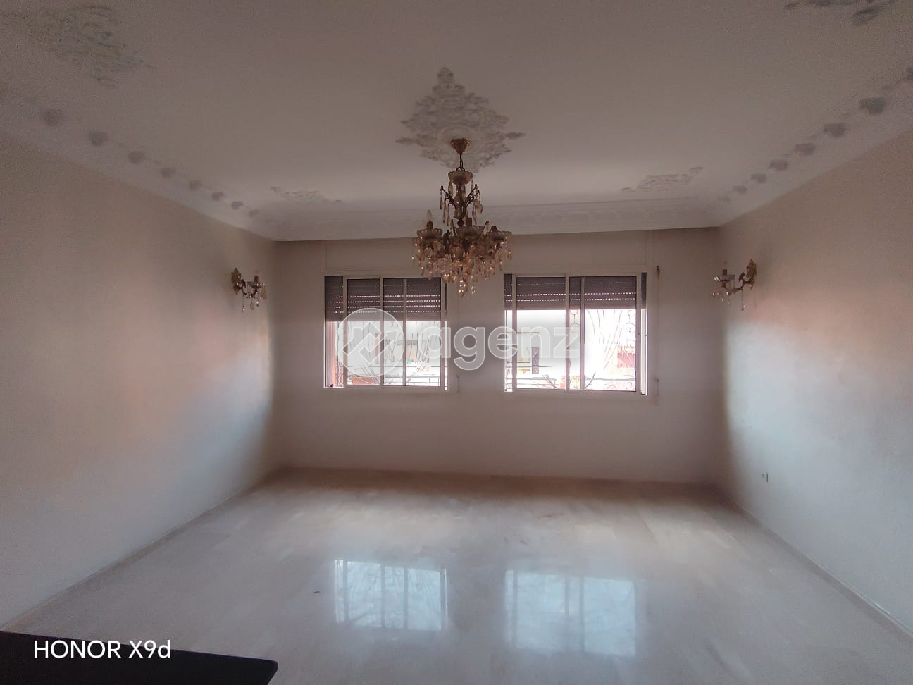 JOLI APPART 2 ETG LOT ADARISSA SIDI MAROUF 4700 DH 