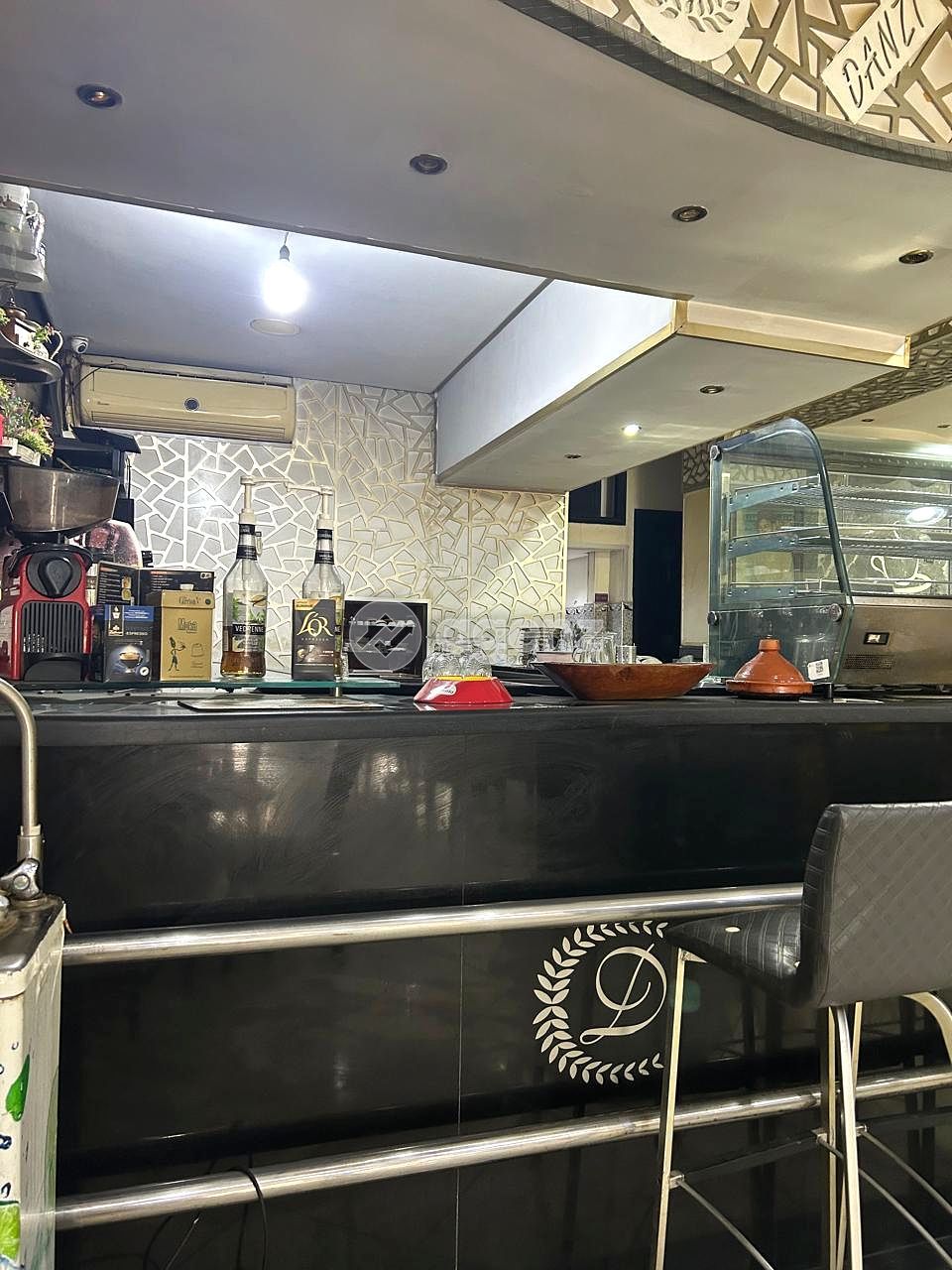 🔥 Café équipé à vendre à Kénitra – Centre-ville | Mur + Fond | Autorisation cigarettes — 2
